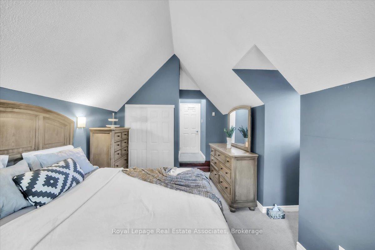 Photo 34 of 3 Stoneledge Circle, Brampton, Sandringham-Wellington — HOMEH