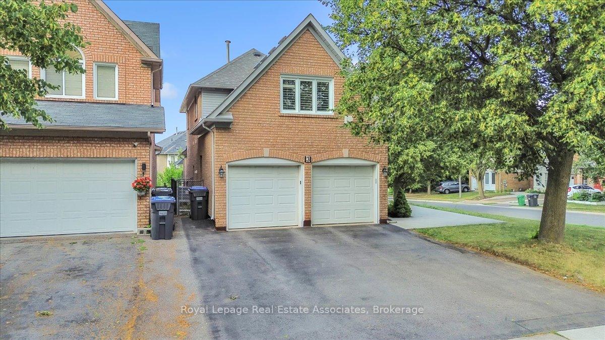 Photo 21 of 3 Stoneledge Circle, Brampton, Sandringham-Wellington — HOMEH