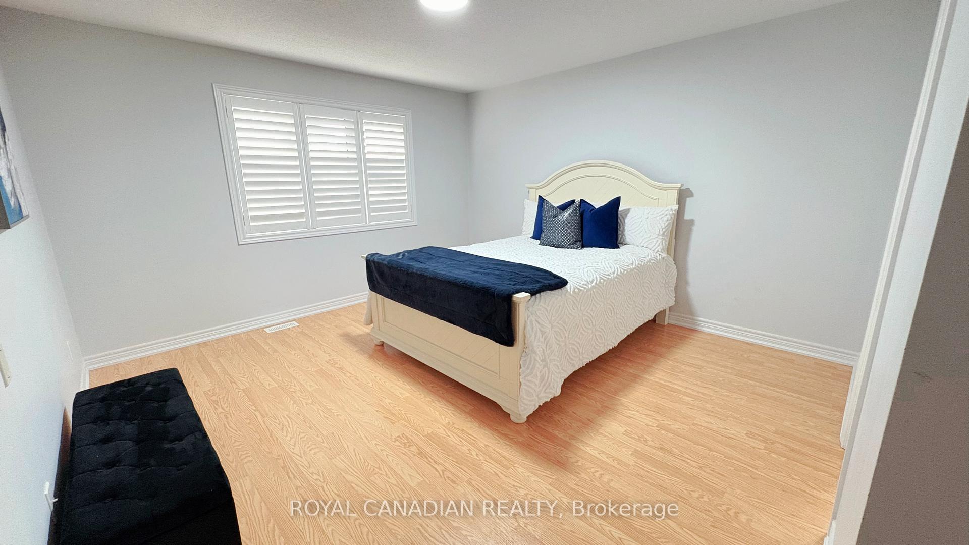 Photo 9 of 8 Templar Street, Brampton, Credit Valley — HOMEH