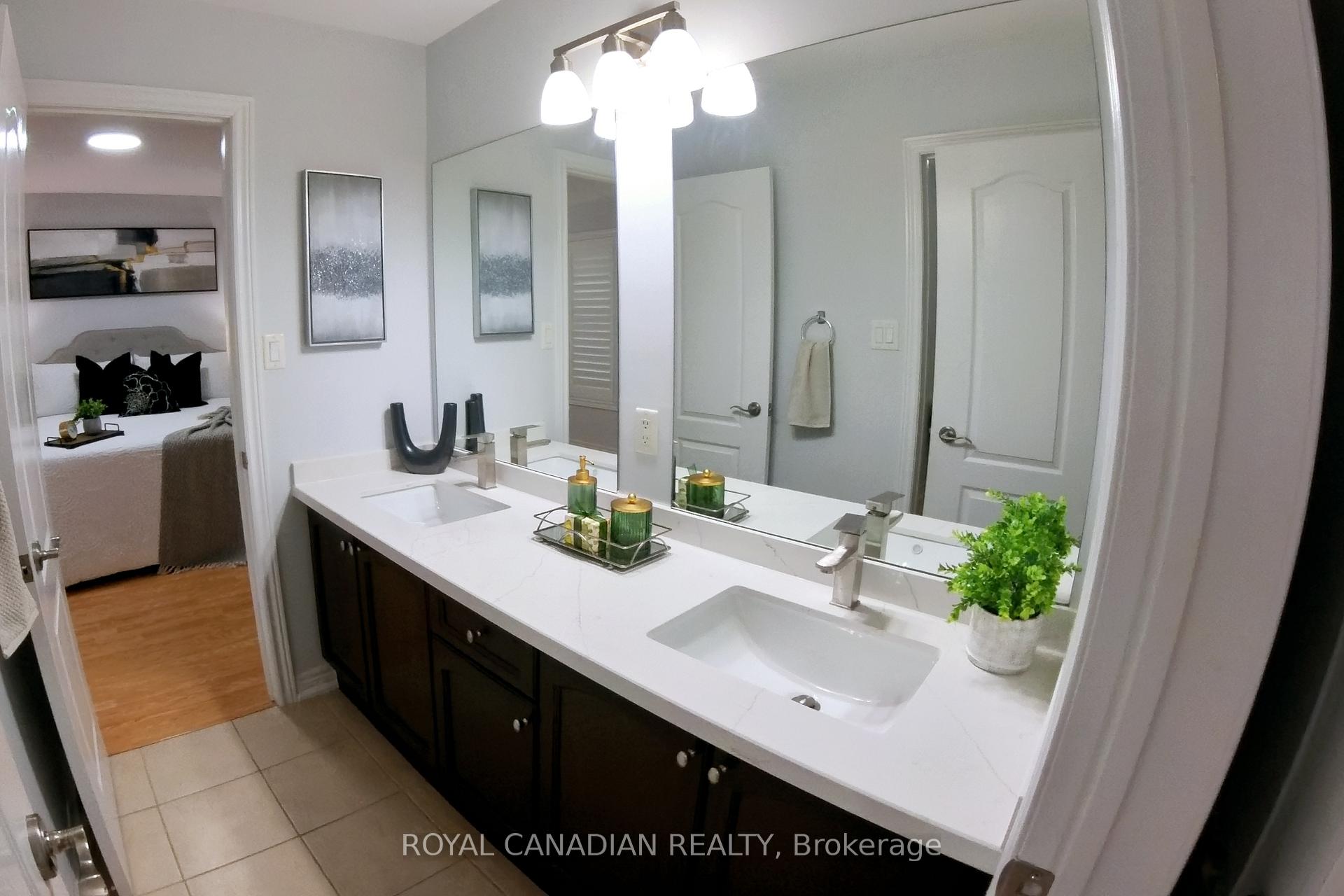 Photo 12 of 8 Templar Street, Brampton, Credit Valley — HOMEH