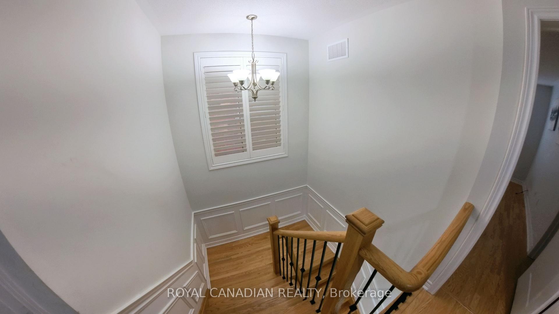 Photo 17 of 8 Templar Street, Brampton, Credit Valley — HOMEH