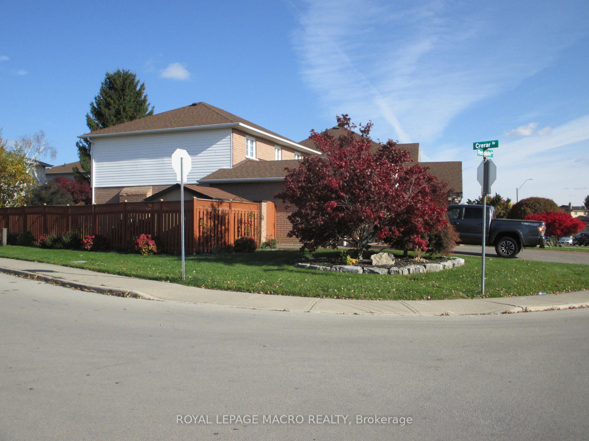 Photo 3 of 22 Resolute Drive, Hamilton, Crerar — HOMEH
