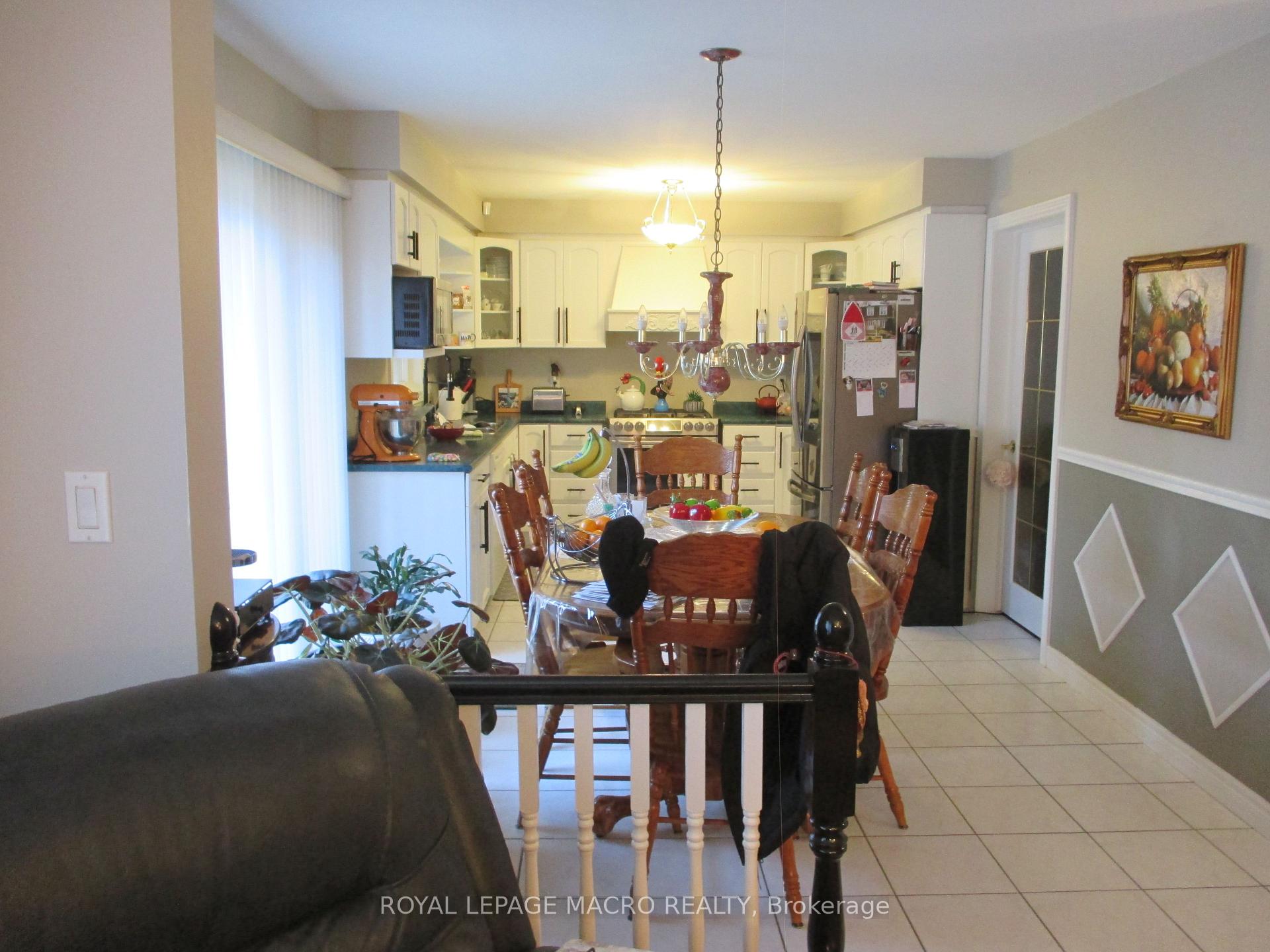 Photo 11 of 22 Resolute Drive, Hamilton, Crerar — HOMEH