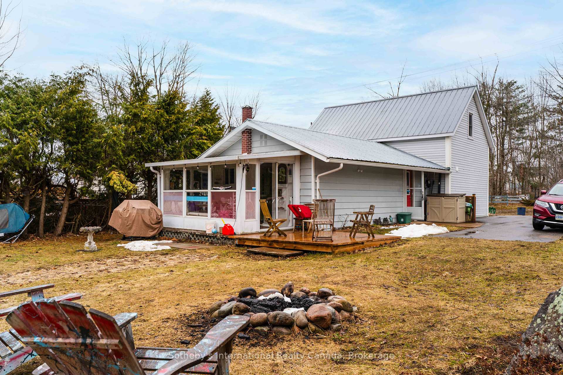 Photo 4 of 241 Phillip Street E, Gravenhurst, Muskoka (S) — HOMEH