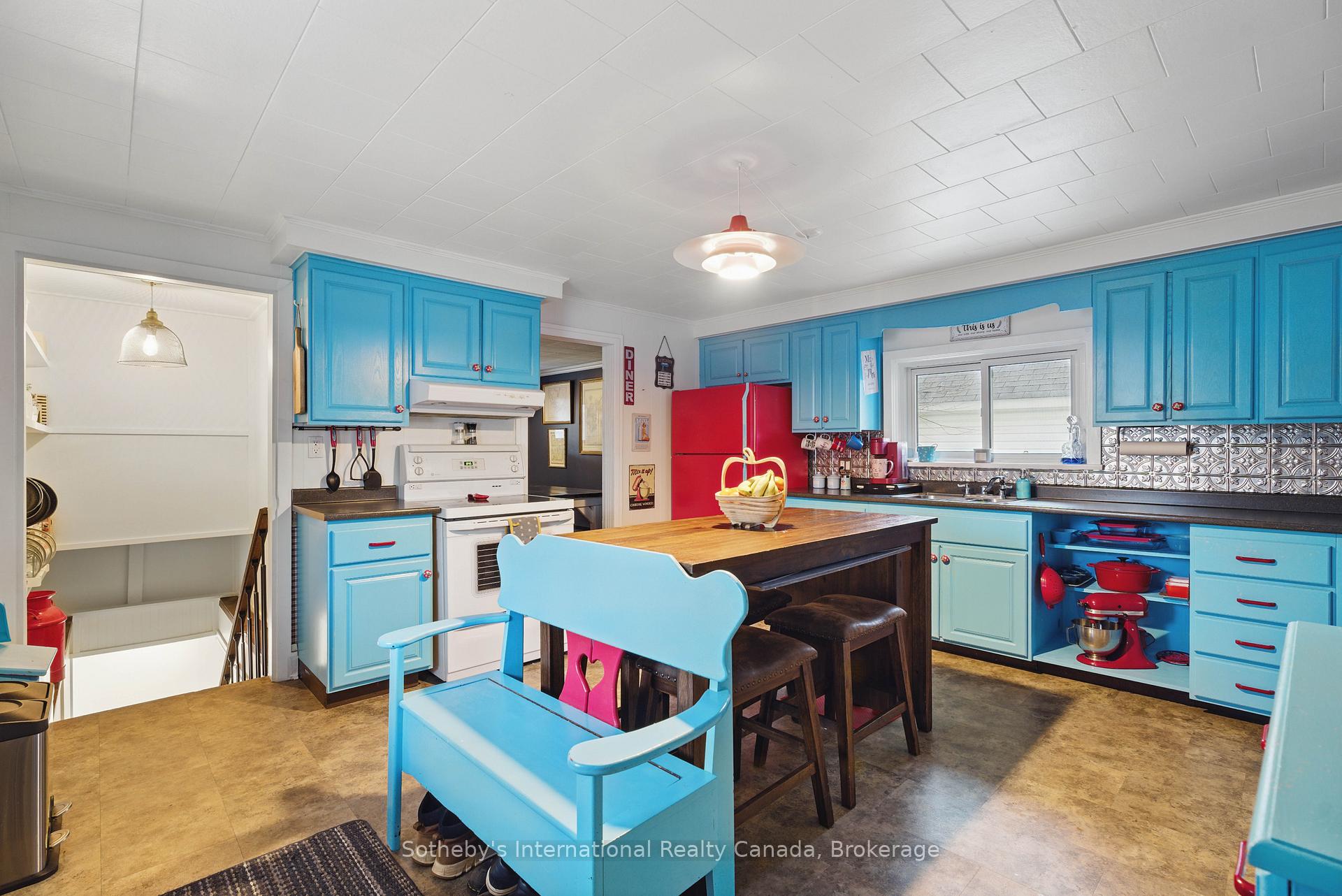 Photo 5 of 241 Phillip Street E, Gravenhurst, Muskoka (S) — HOMEH