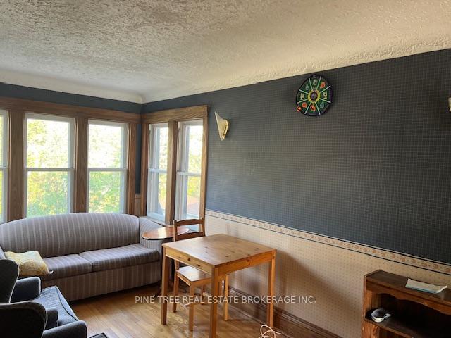 Photo 2 of 31 Paisley Avenue S, Hamilton, Westdale — HOMEH