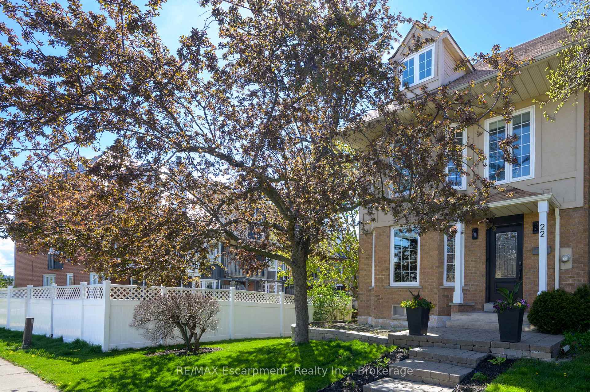 Front of 22 Waterford Crescent