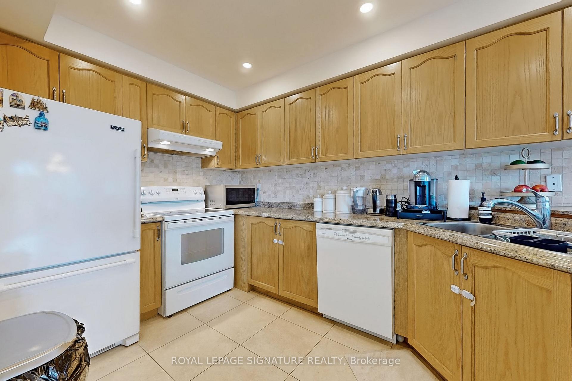 Photo 6 of Unit 23, 2871 Darien Road, Burlington, Rose — HOMEH