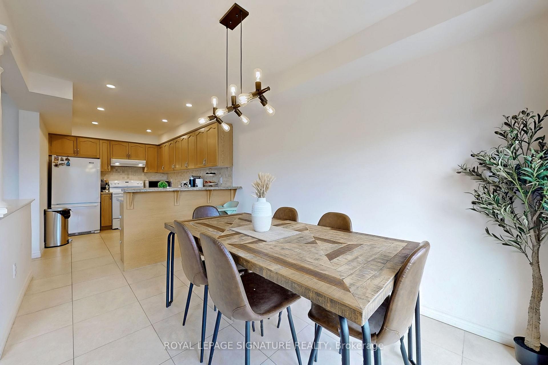 Photo 8 of Unit 23, 2871 Darien Road, Burlington, Rose — HOMEH