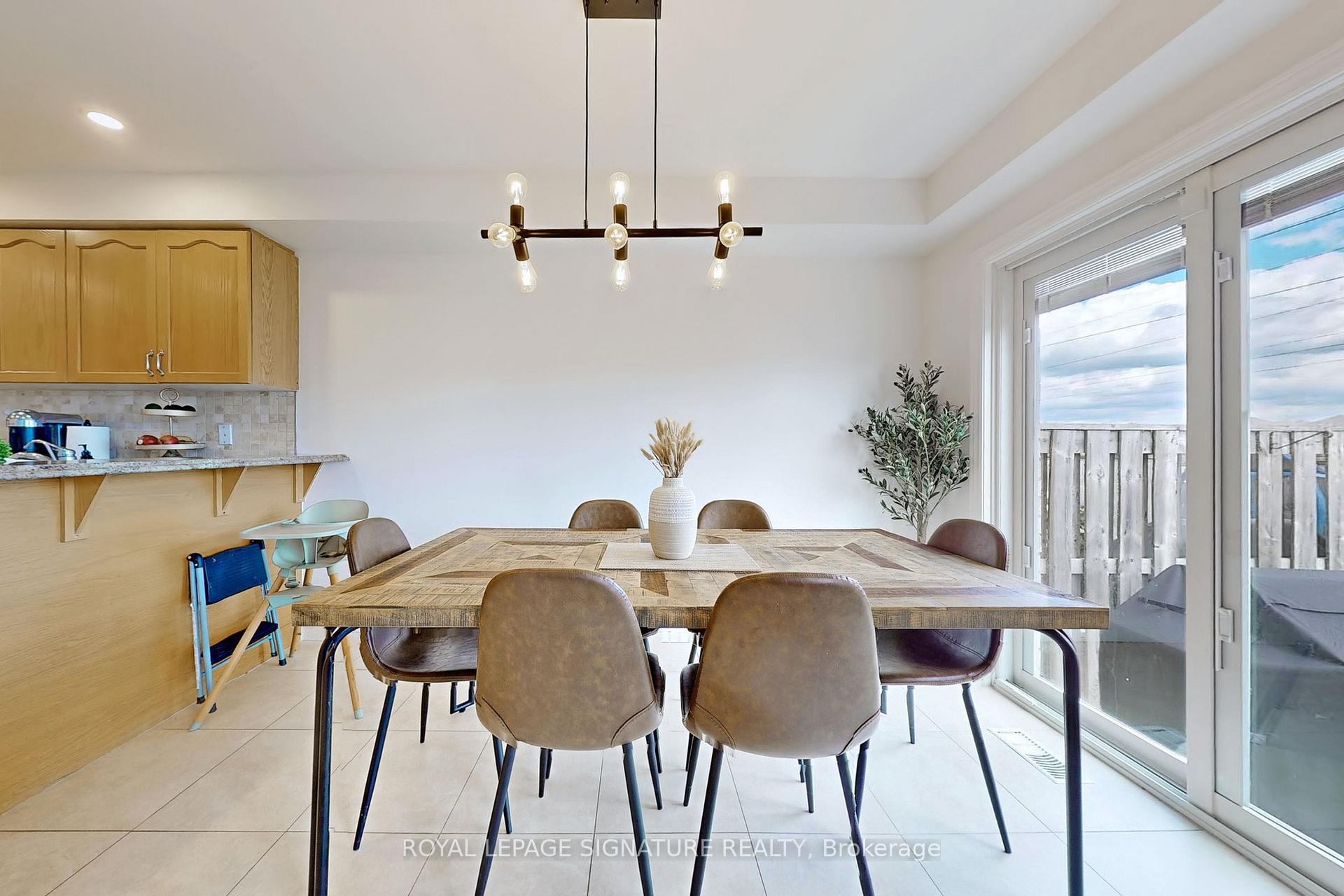 Photo 10 of Unit 23, 2871 Darien Road, Burlington, Rose — HOMEH