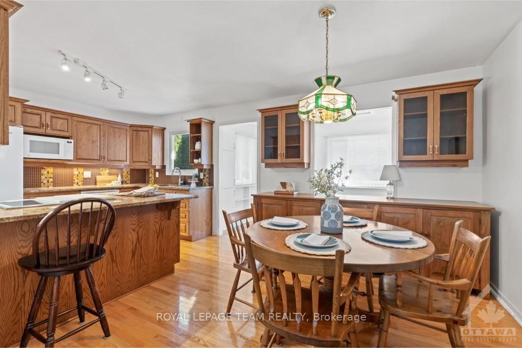 Photo 9 of 6 Assiniboine Drive, Ottawa, Borden Farm/Stewart Farm/Carleton Heights/Parkwood Hills — HOMEH