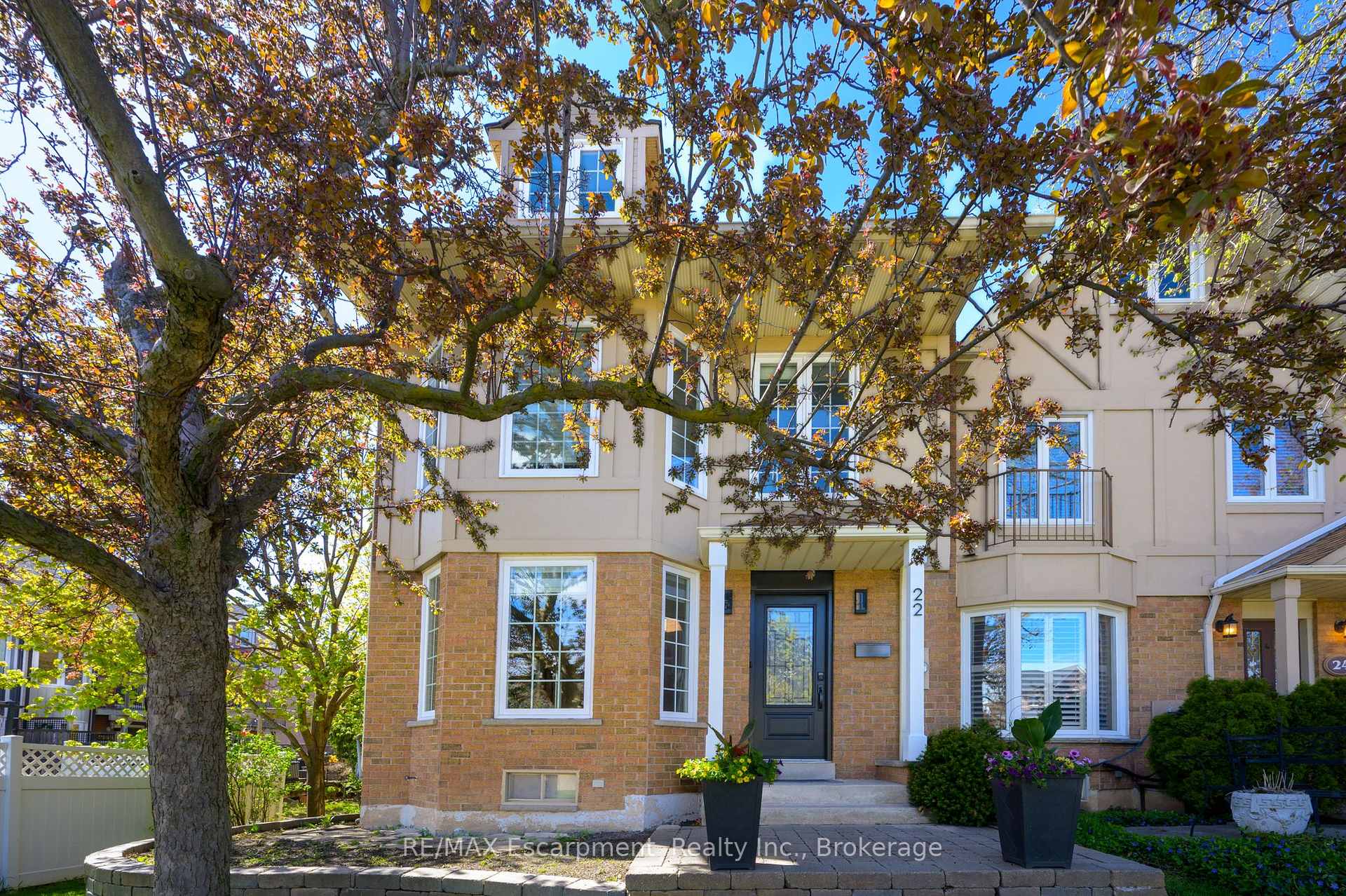 Front of 22 Waterford Crescent