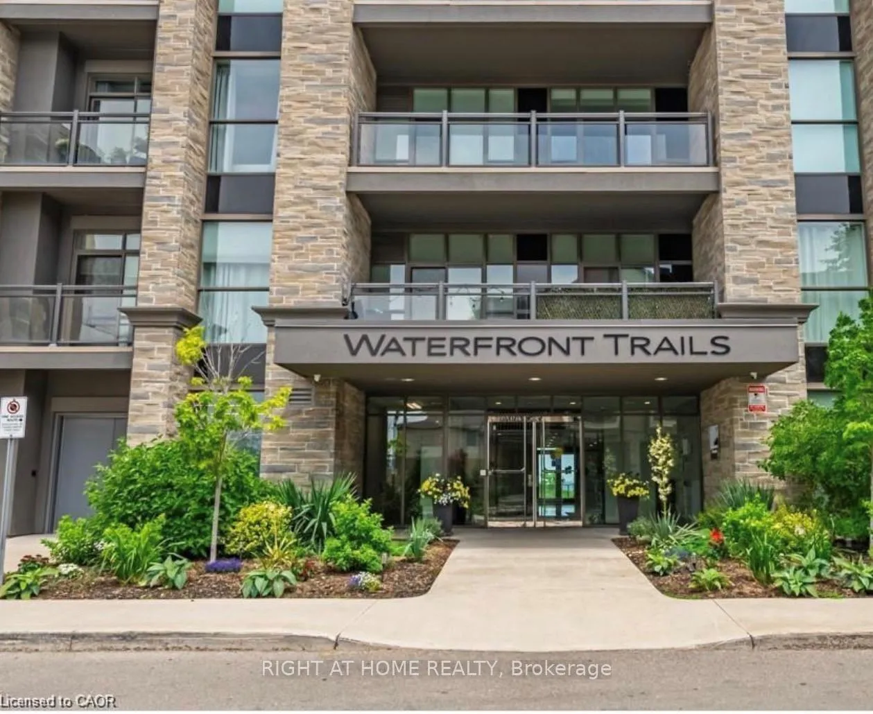 Photo 2 of Unit 206, 35 Southshore Crescent, Hamilton, Lakeshore — HOMEH