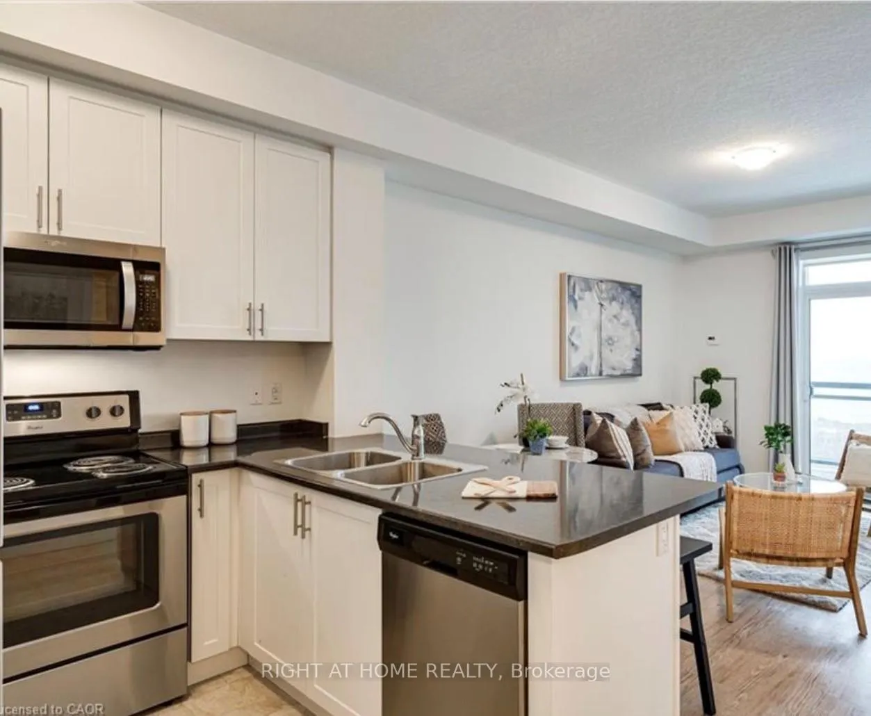 Photo 4 of Unit 206, 35 Southshore Crescent, Hamilton, Lakeshore — HOMEH