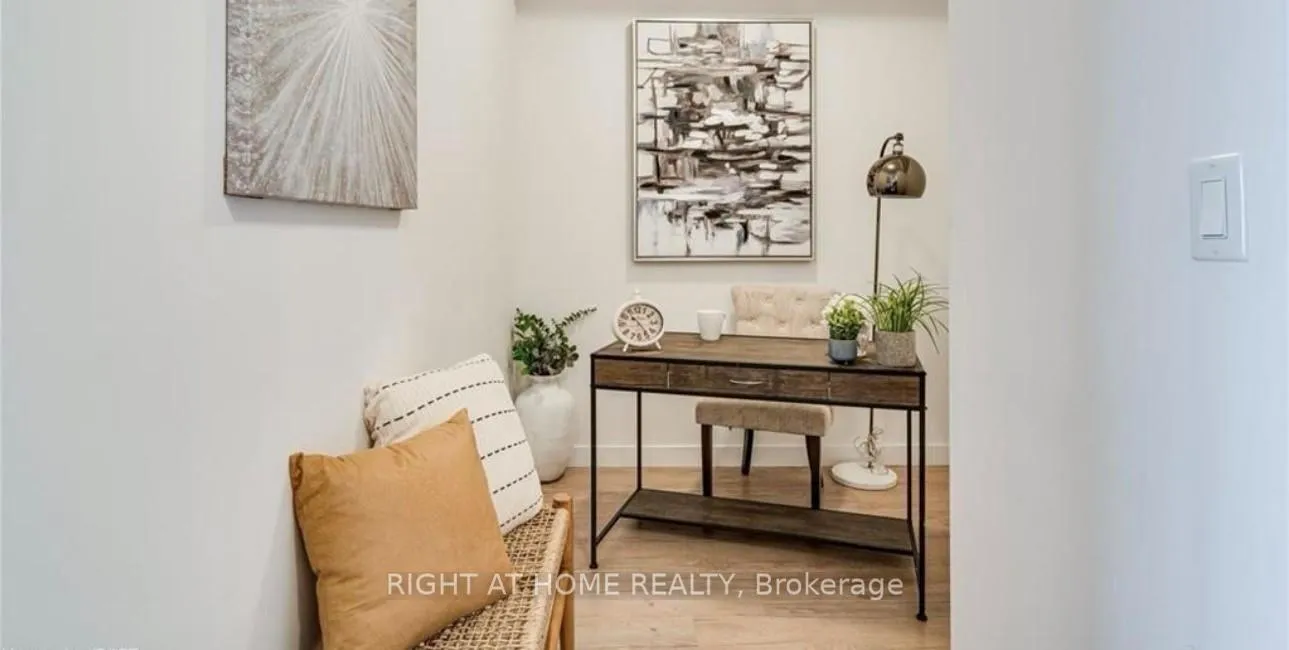 Photo 5 of Unit 206, 35 Southshore Crescent, Hamilton, Lakeshore — HOMEH