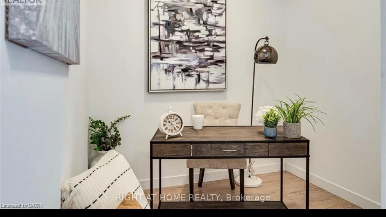 Photo 6 of Unit 206, 35 Southshore Crescent, Hamilton, Lakeshore — HOMEH