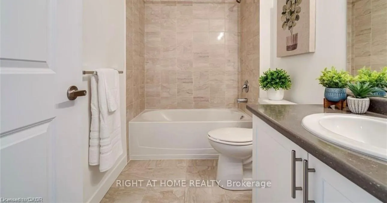 Photo 7 of Unit 206, 35 Southshore Crescent, Hamilton, Lakeshore — HOMEH