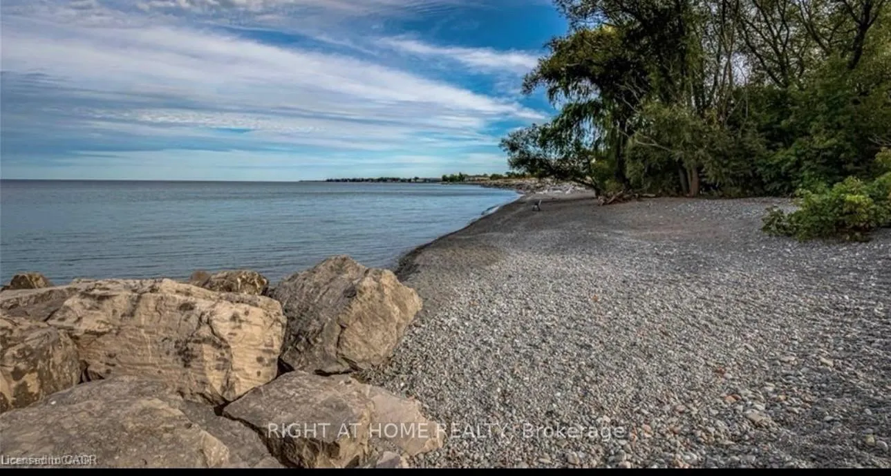 Photo 16 of Unit 206, 35 Southshore Crescent, Hamilton, Lakeshore — HOMEH