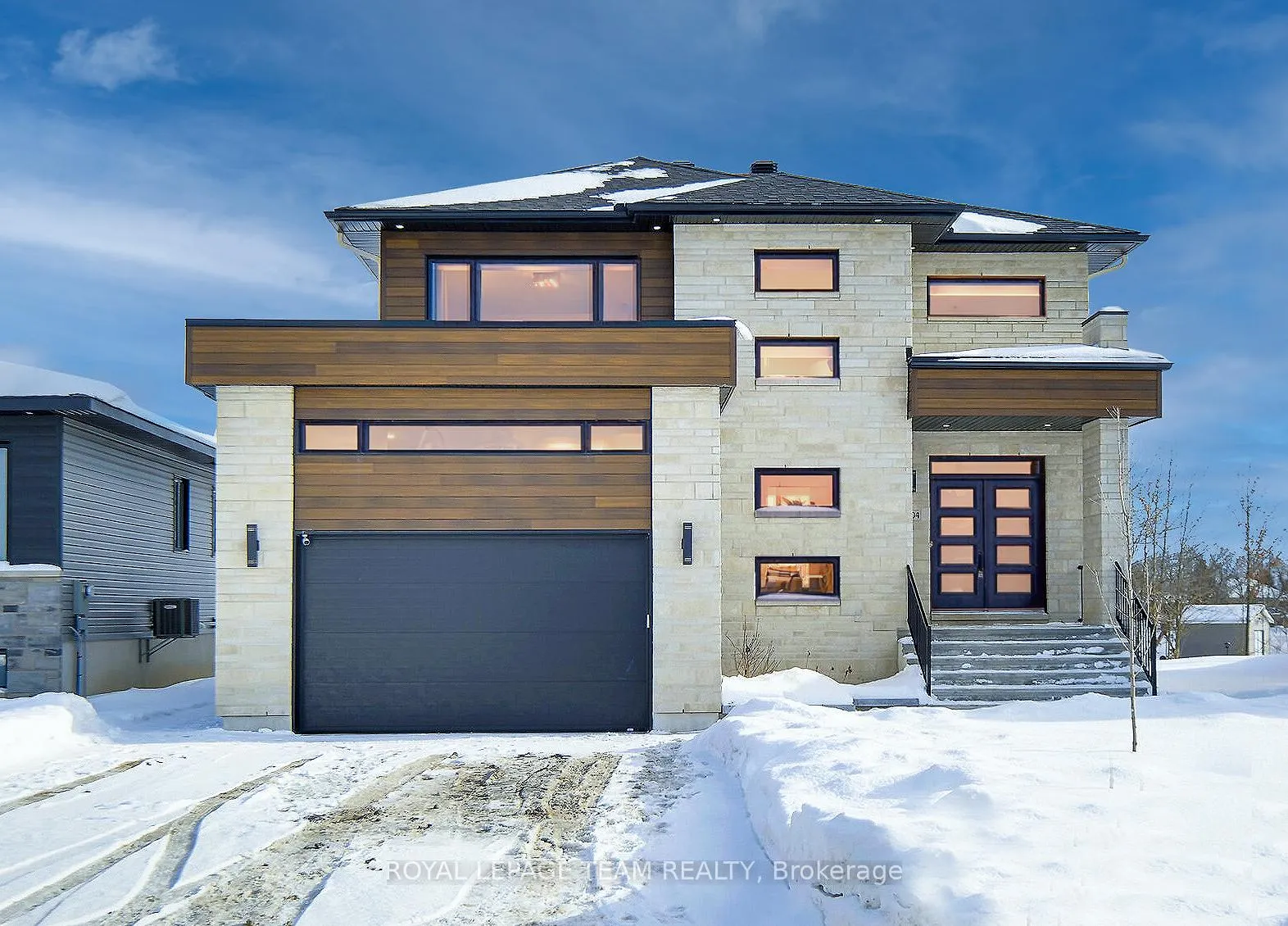 Front of 504 Barrage Street