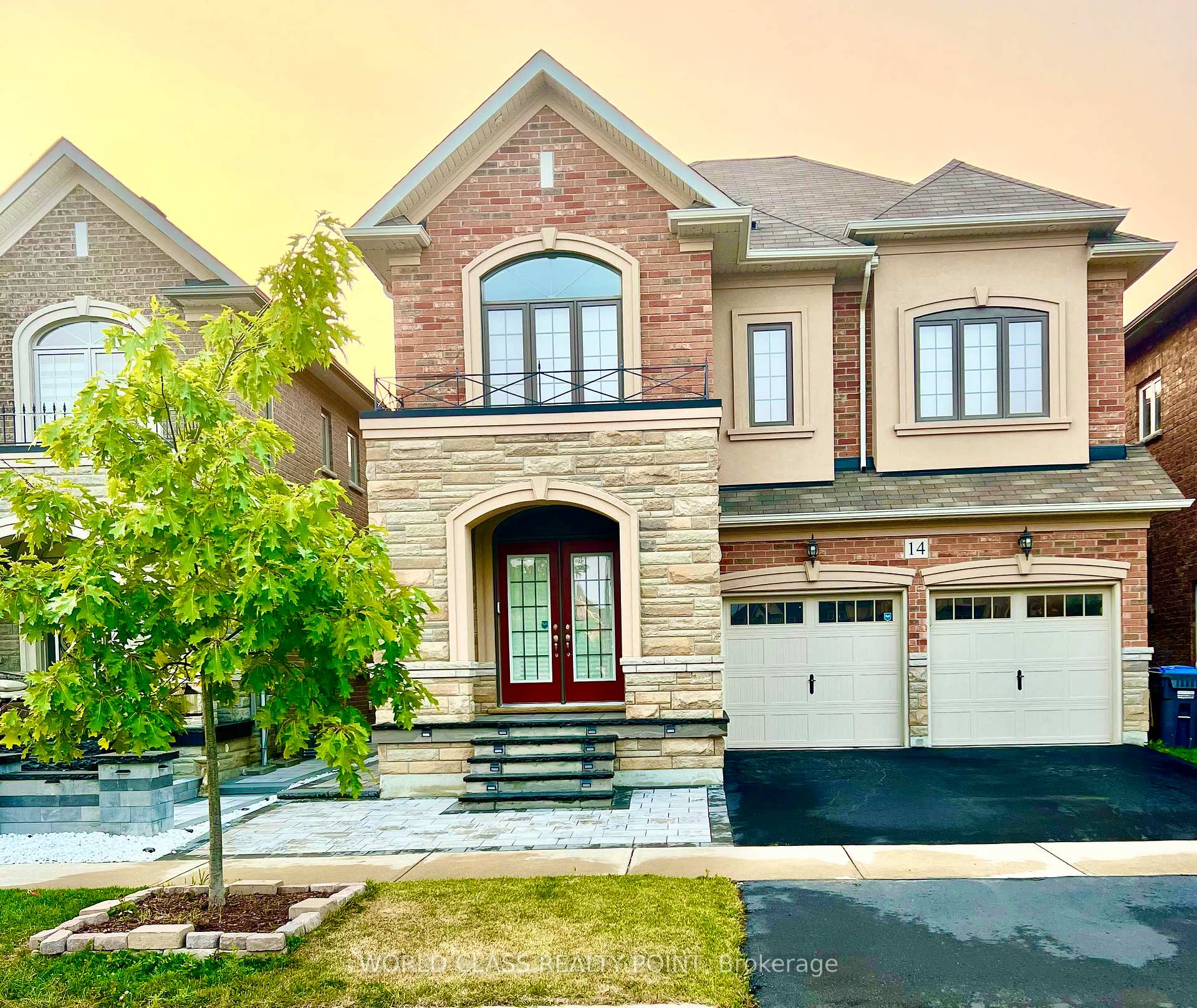 Front of 14 Loomis Road