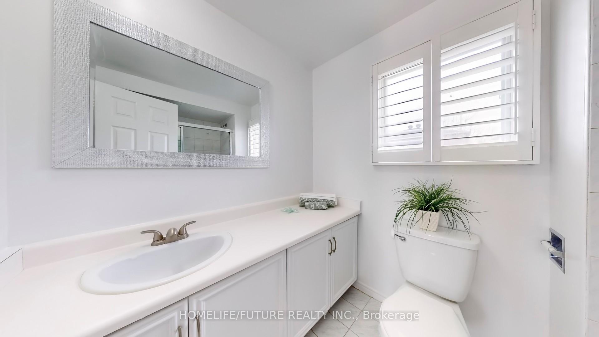 Photo 36 of 51 Gurr Crescent, Ajax, Central West — HOMEH