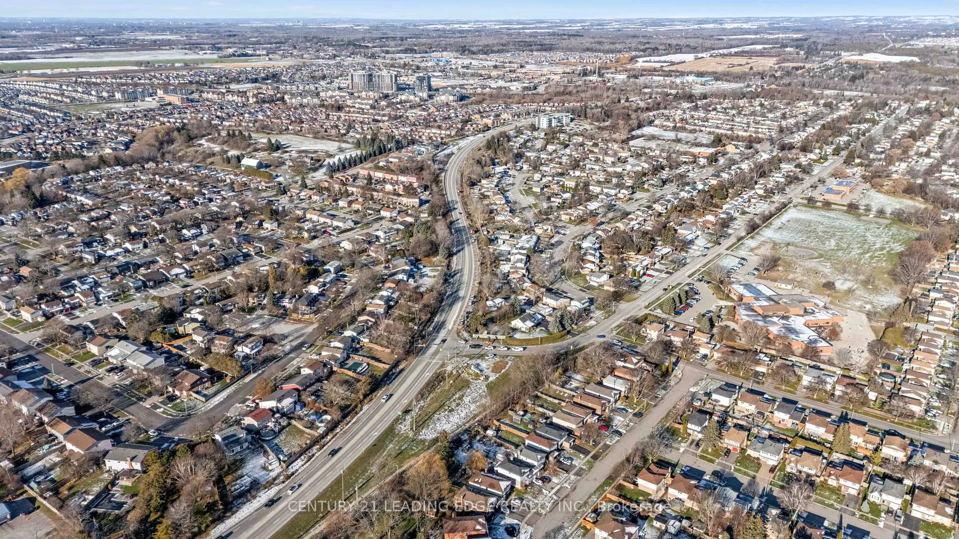 Photo 6 of 1 Lockhart Gate, Clarington, Bowmanville — HOMEH