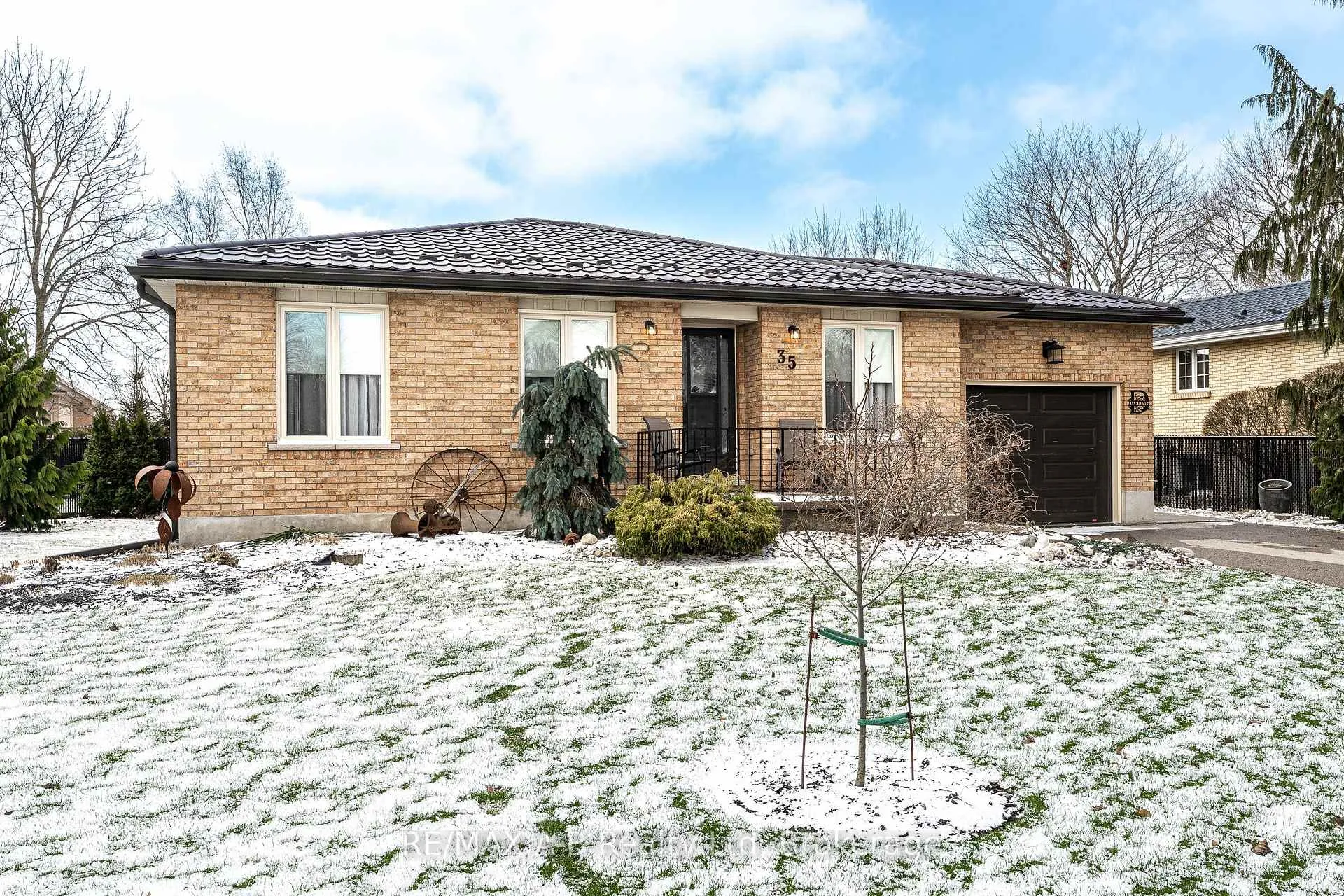 Photo 1 of 35 Sparling Crescent, St. Marys — HOMEH