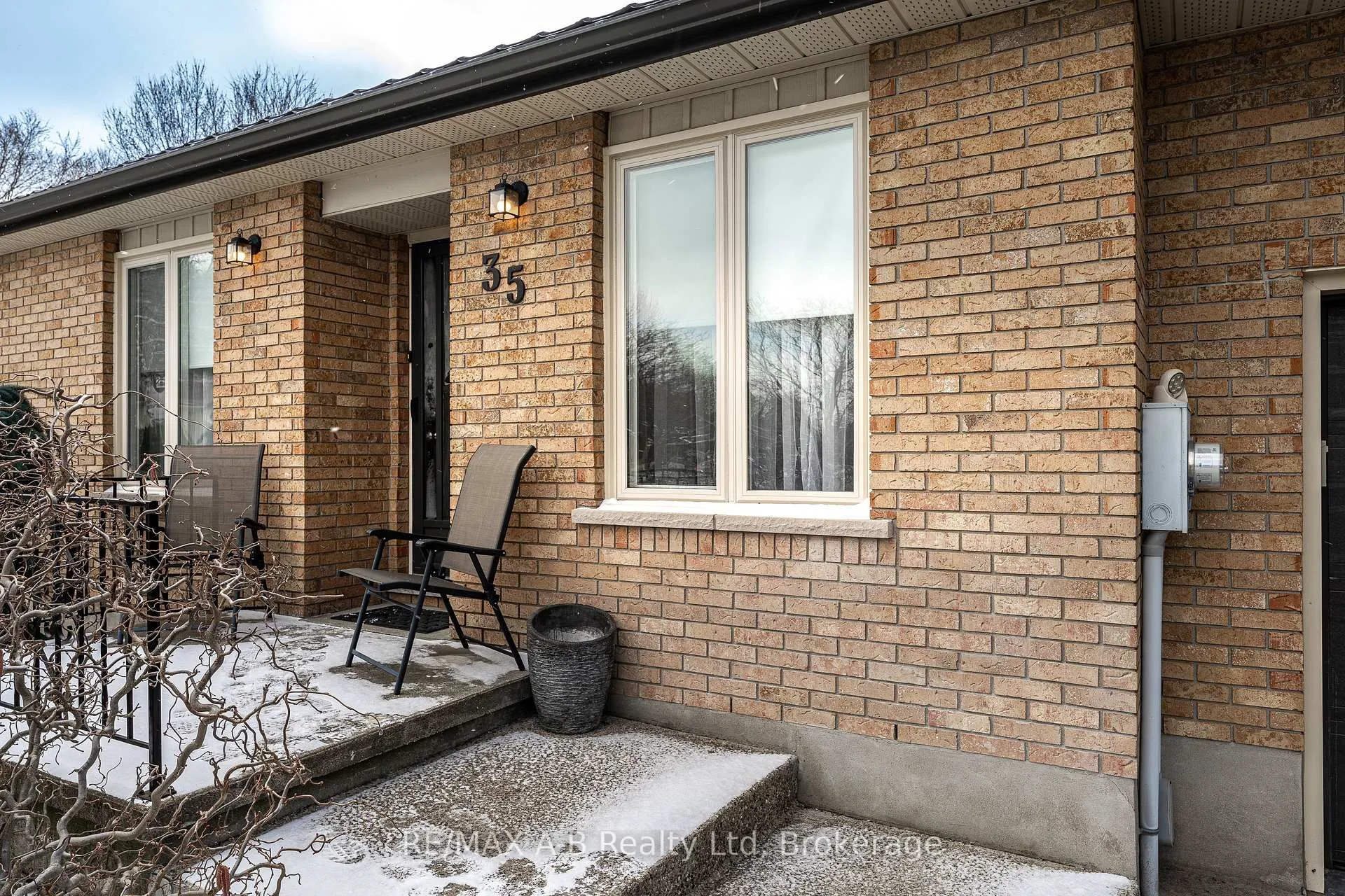 Photo 4 of 35 Sparling Crescent, St. Marys — HOMEH