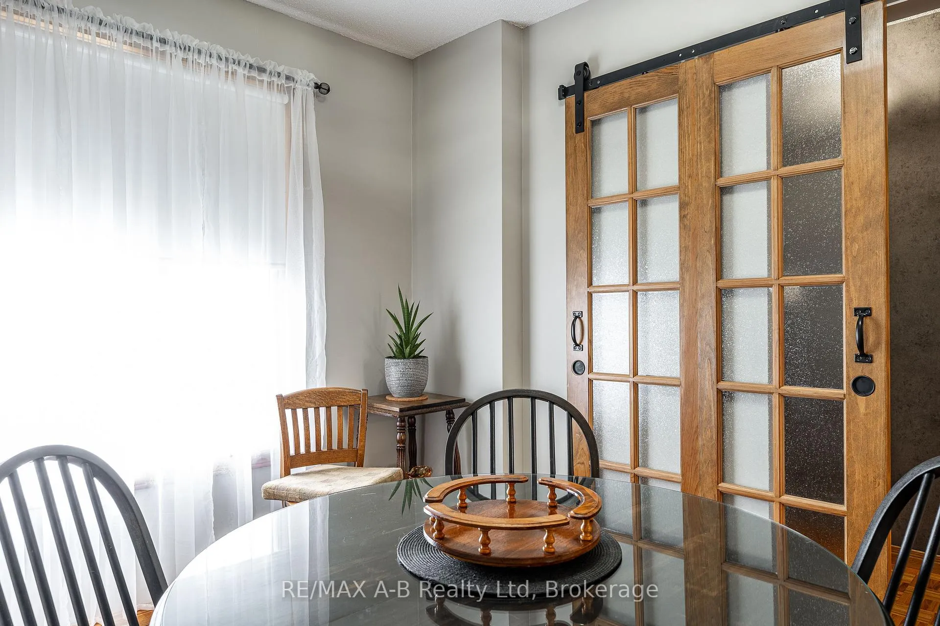 Photo 7 of 35 Sparling Crescent, St. Marys — HOMEH