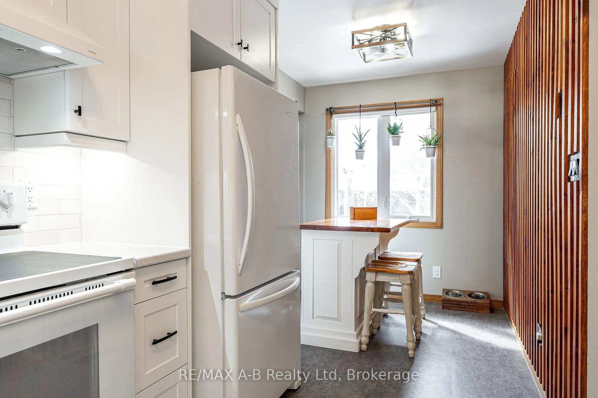 Photo 10 of 35 Sparling Crescent, St. Marys — HOMEH