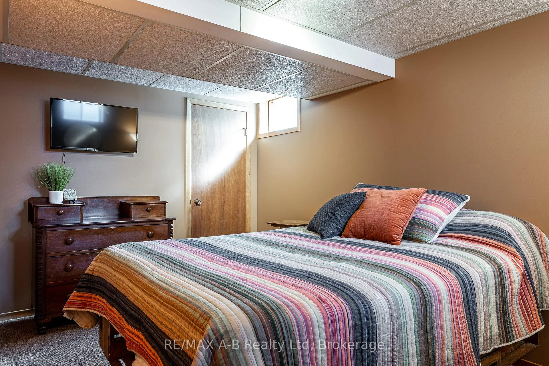 Photo 29 of 35 Sparling Crescent, St. Marys — HOMEH