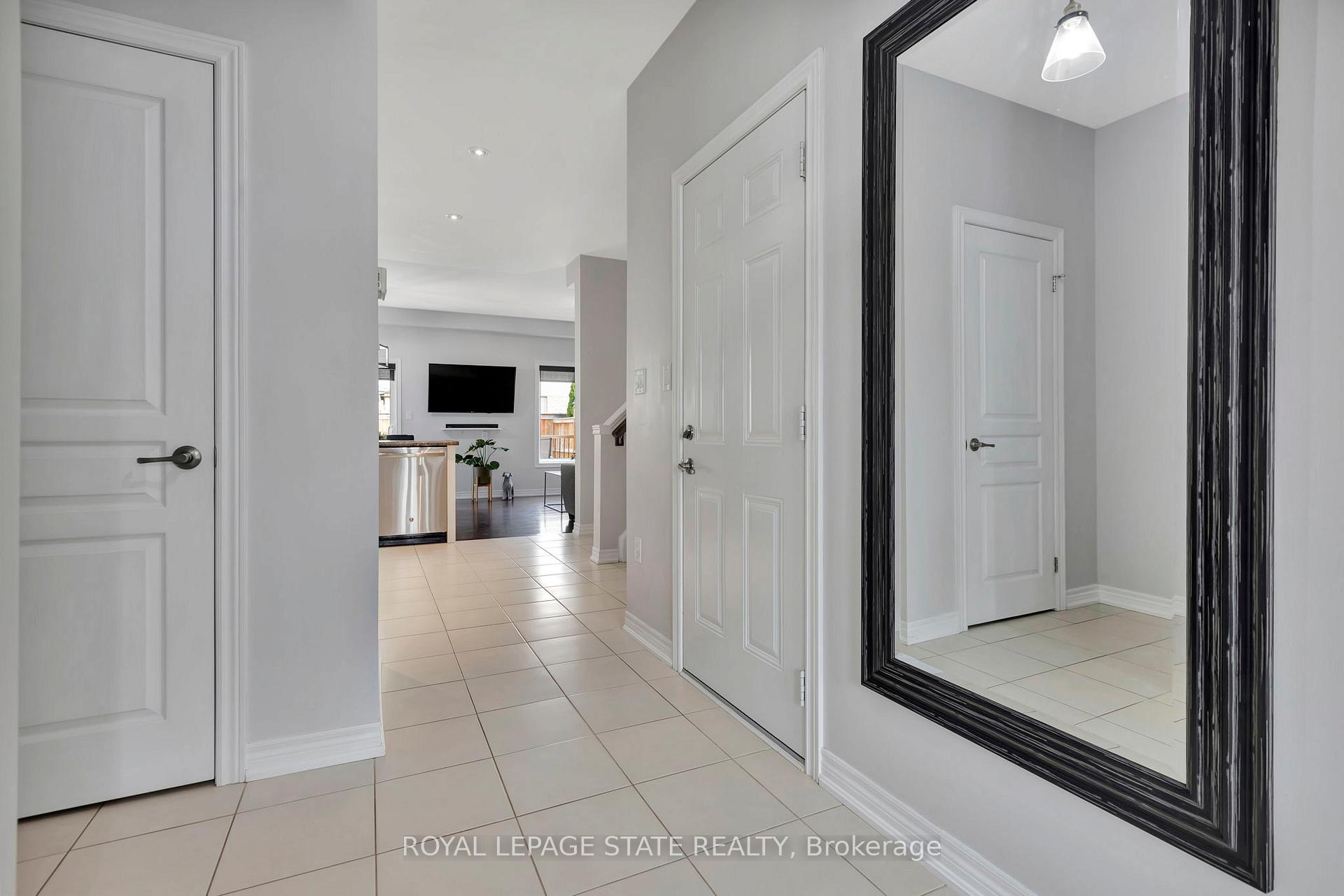 Photo 5 of Unit 29, 45 Royal Winter Drive, Hamilton, Binbrook — HOMEH
