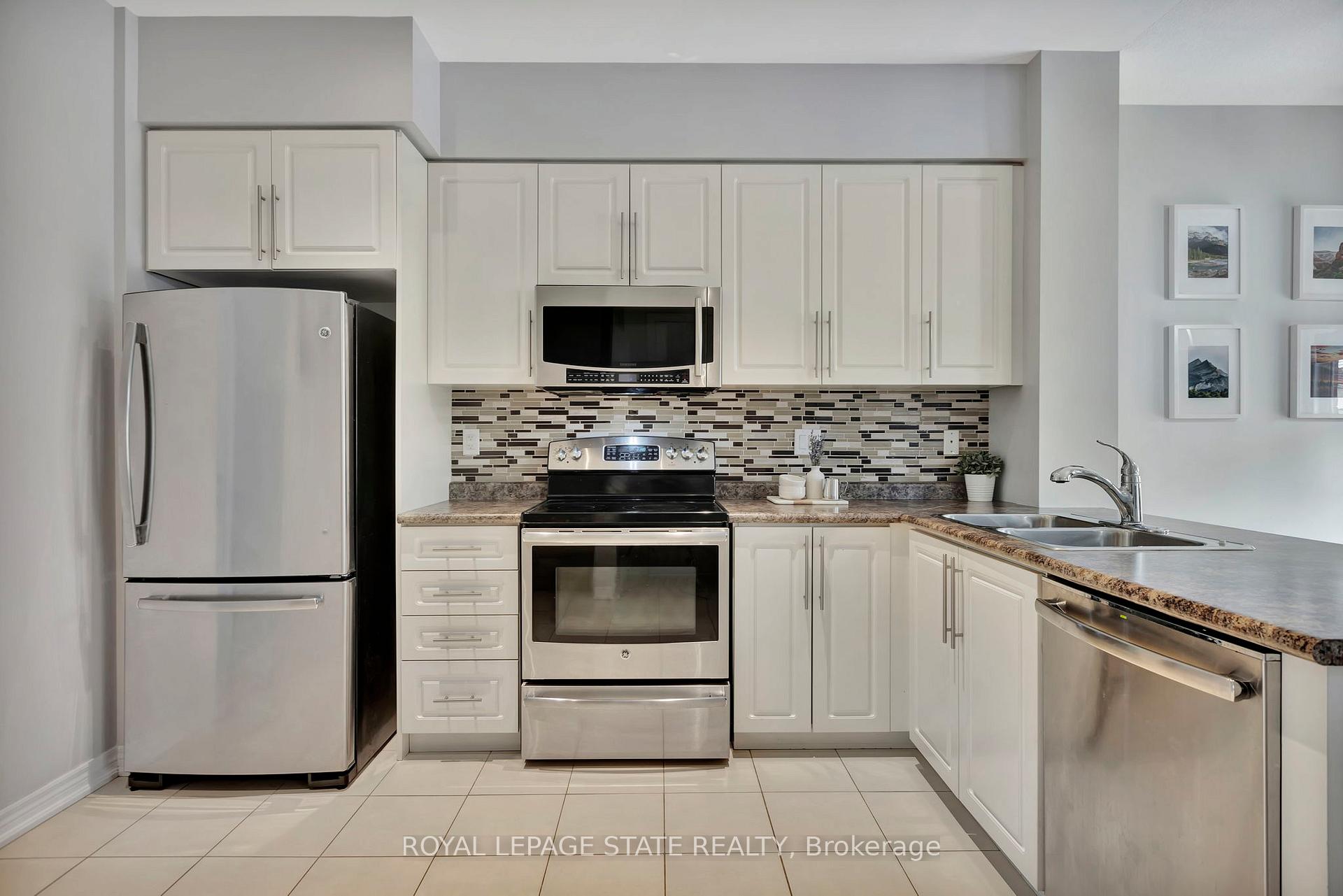 Photo 11 of Unit 29, 45 Royal Winter Drive, Hamilton, Binbrook — HOMEH