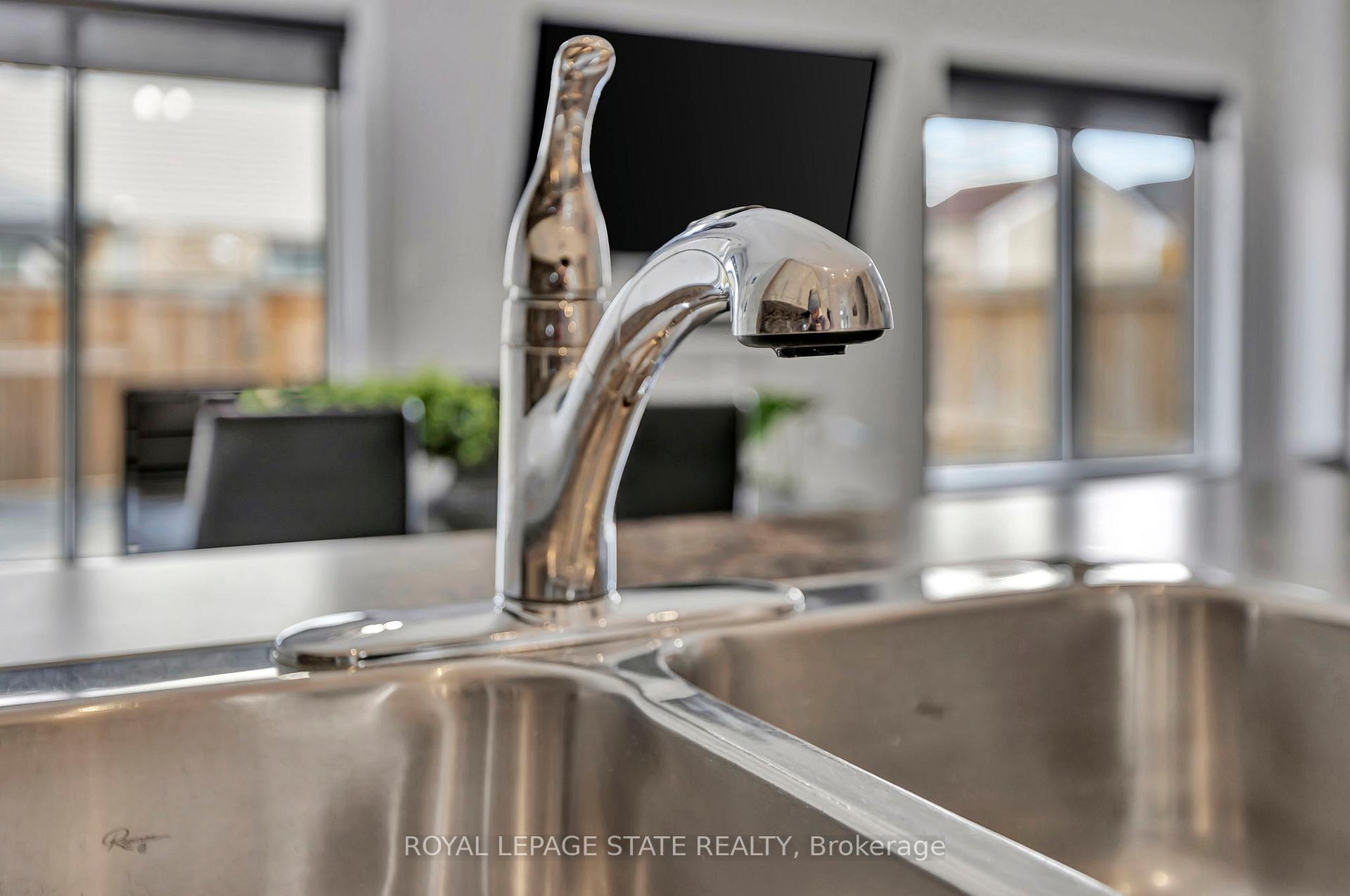 Photo 12 of Unit 29, 45 Royal Winter Drive, Hamilton, Binbrook — HOMEH