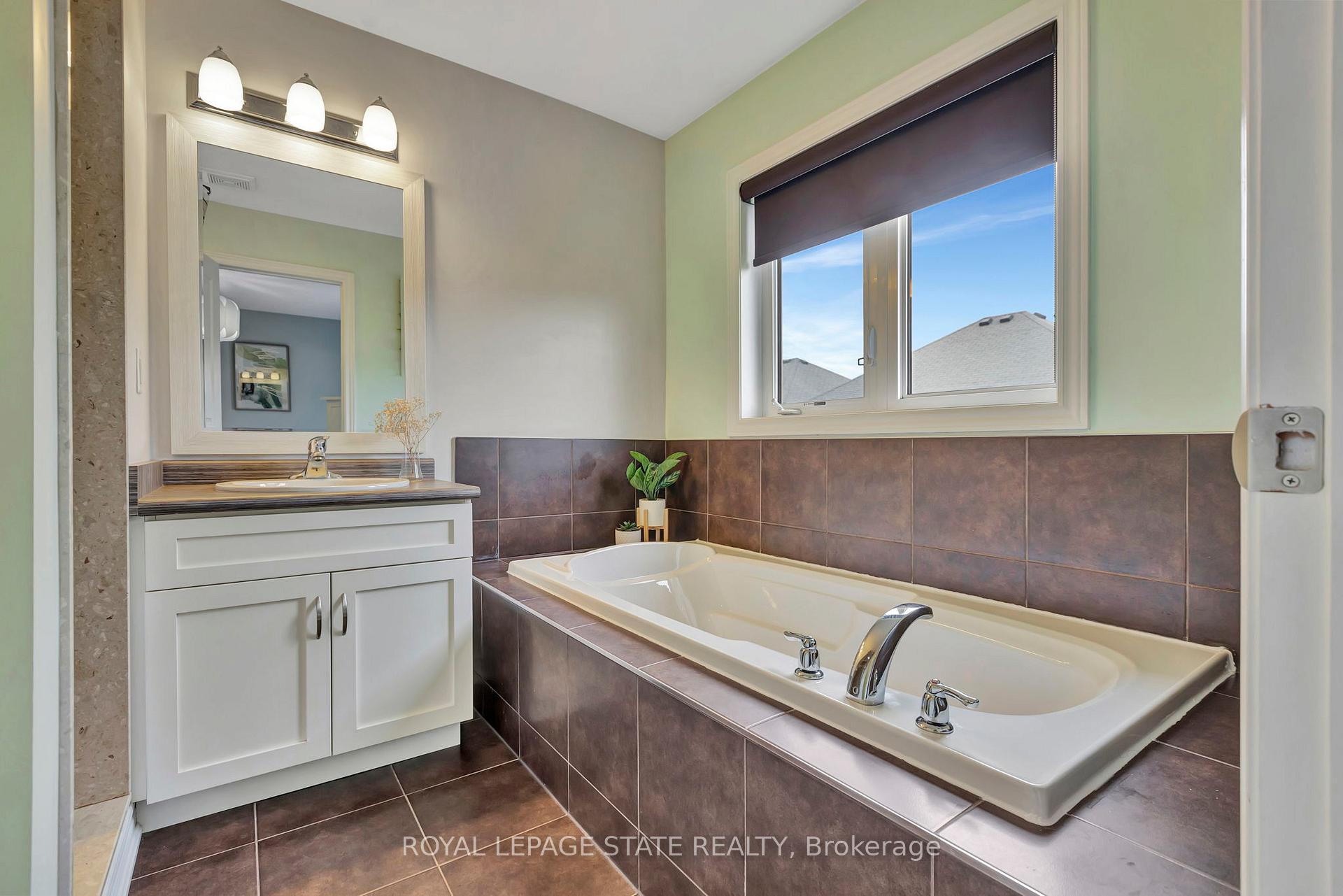 Photo 22 of Unit 29, 45 Royal Winter Drive, Hamilton, Binbrook — HOMEH