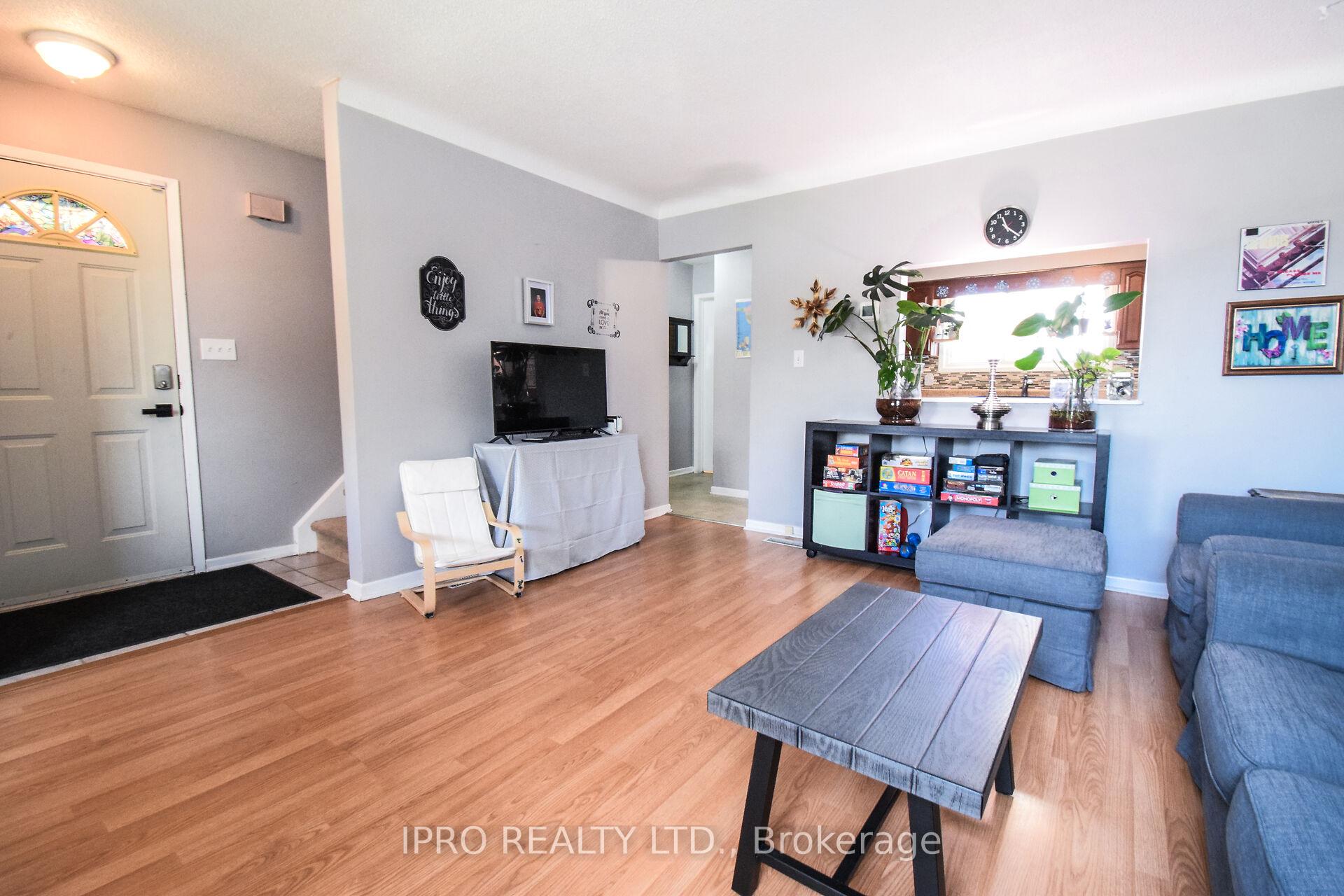 Photo 2 of 45 Brackencrest Road, St. Catharines, Secord Woods — HOMEH