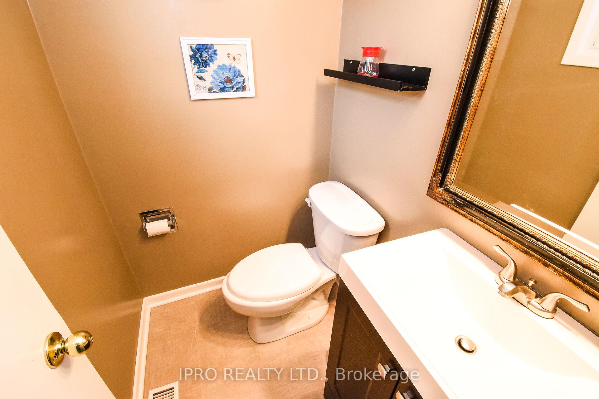 Photo 10 of 45 Brackencrest Road, St. Catharines, Secord Woods — HOMEH
