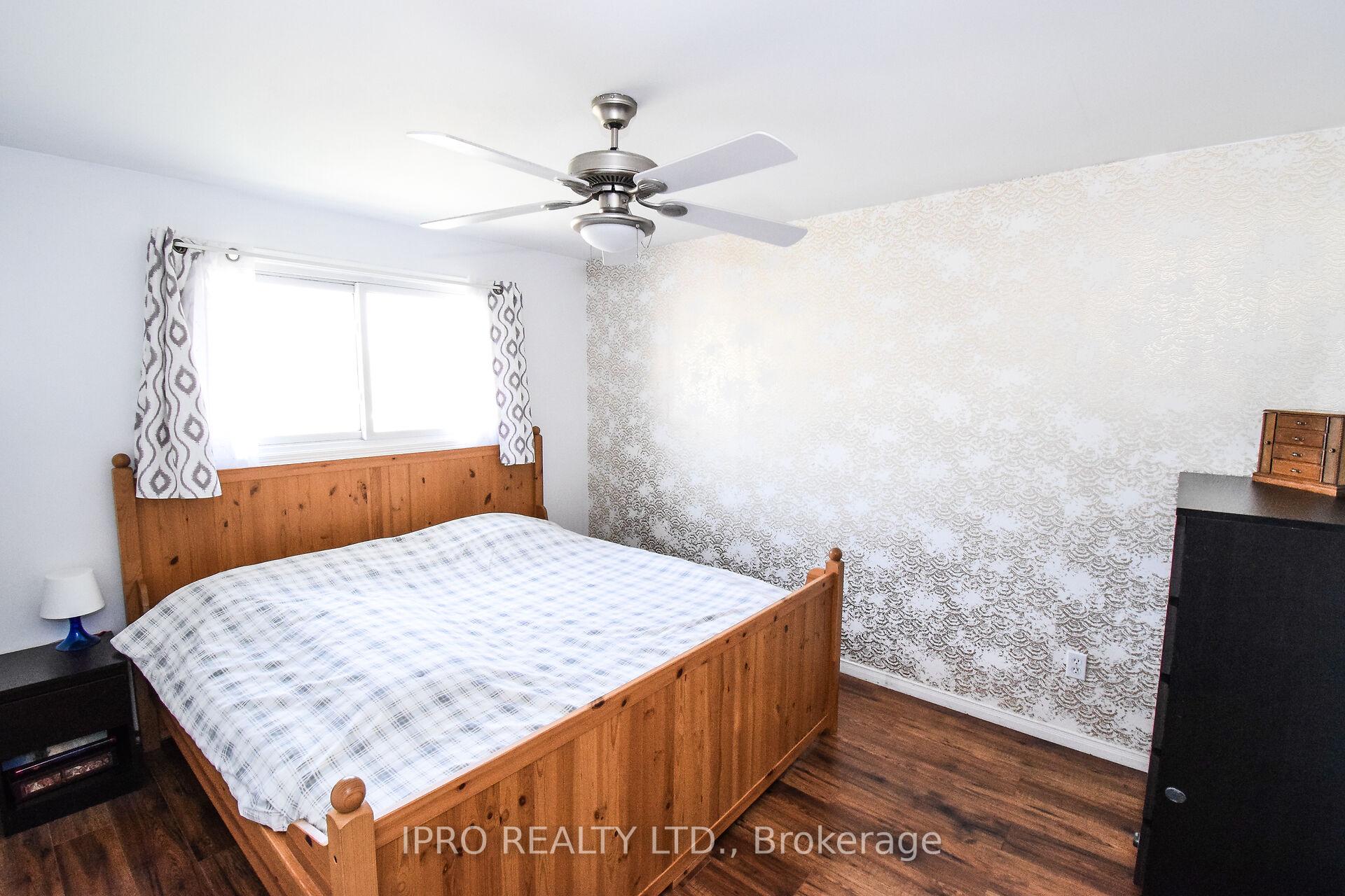 Photo 13 of 45 Brackencrest Road, St. Catharines, Secord Woods — HOMEH