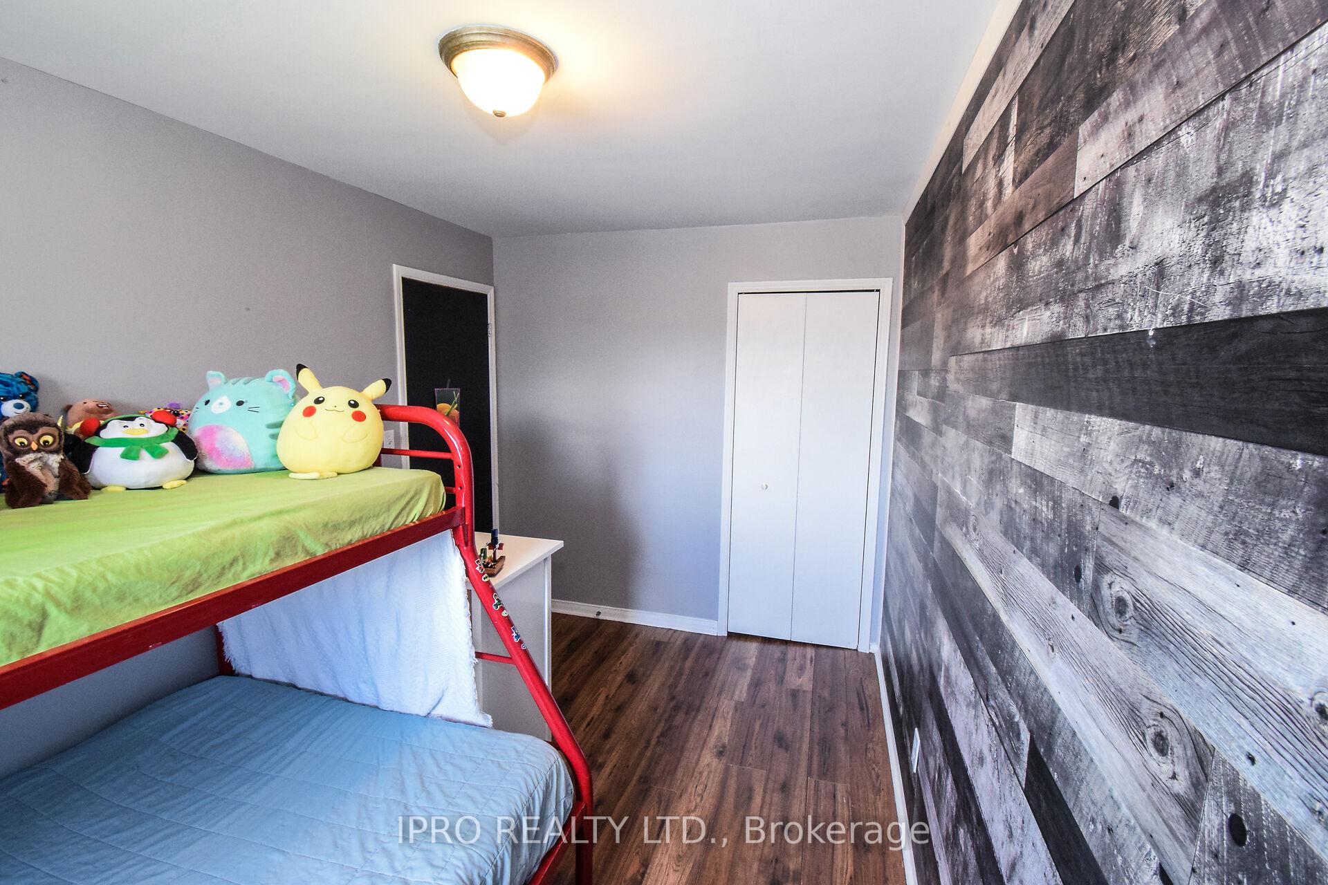 Photo 16 of 45 Brackencrest Road, St. Catharines, Secord Woods — HOMEH