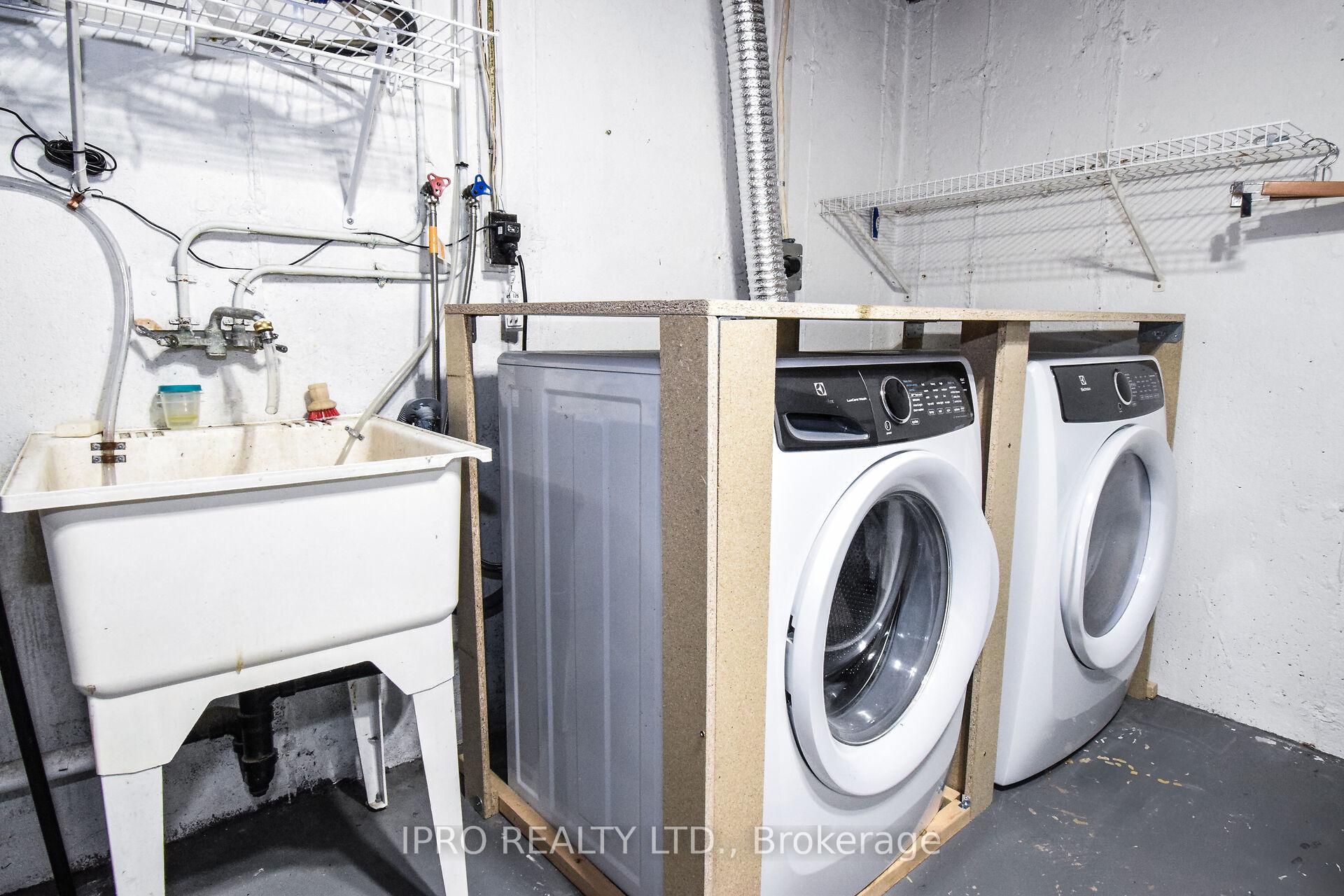 Photo 23 of 45 Brackencrest Road, St. Catharines, Secord Woods — HOMEH