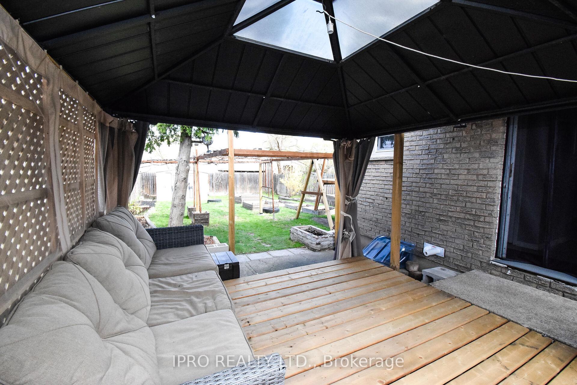Photo 26 of 45 Brackencrest Road, St. Catharines, Secord Woods — HOMEH
