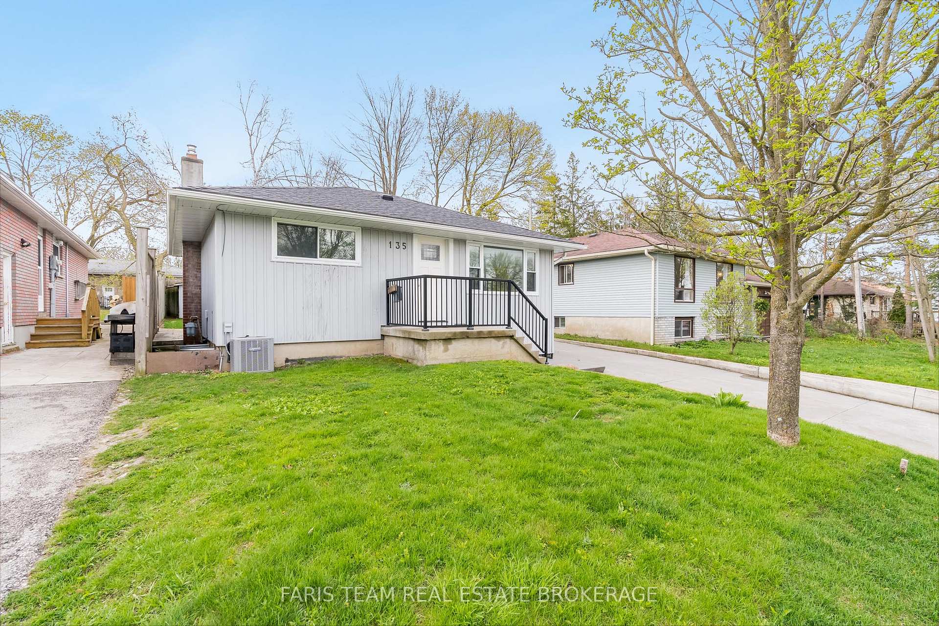 Photo 2 of 135 Gunn Street, Barrie, Wellington — HOMEH