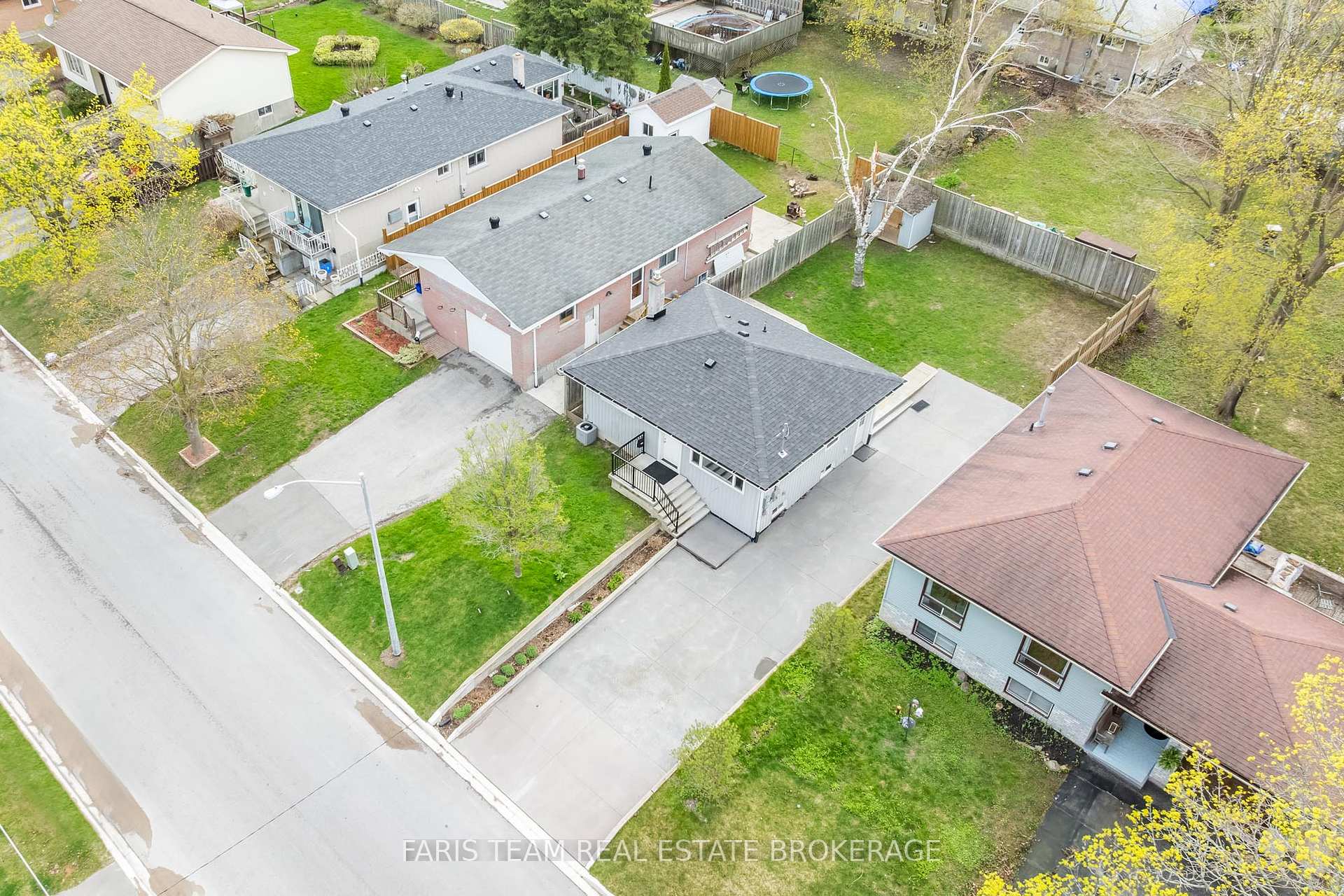 Photo 4 of 135 Gunn Street, Barrie, Wellington — HOMEH