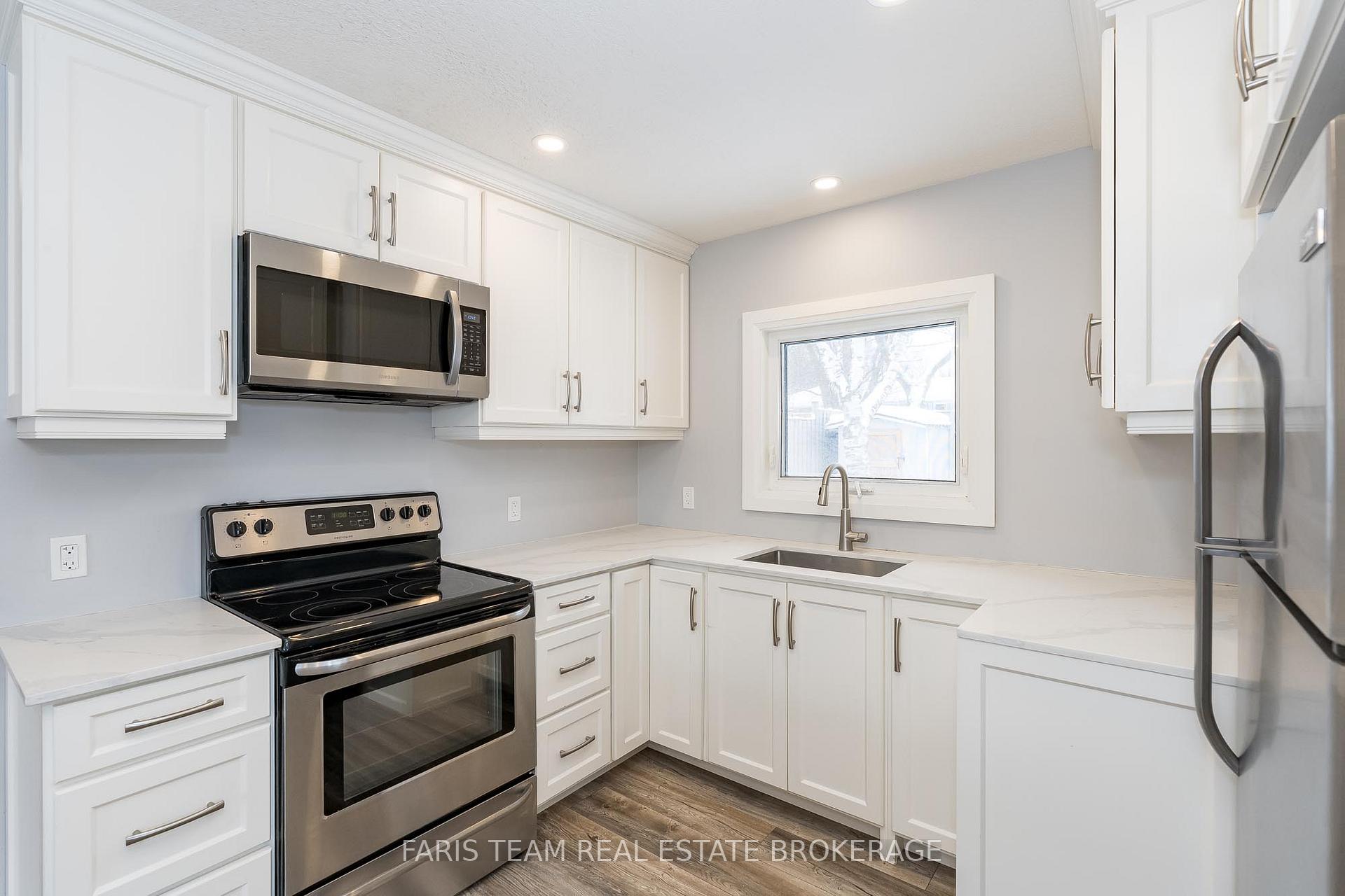 Photo 7 of 135 Gunn Street, Barrie, Wellington — HOMEH