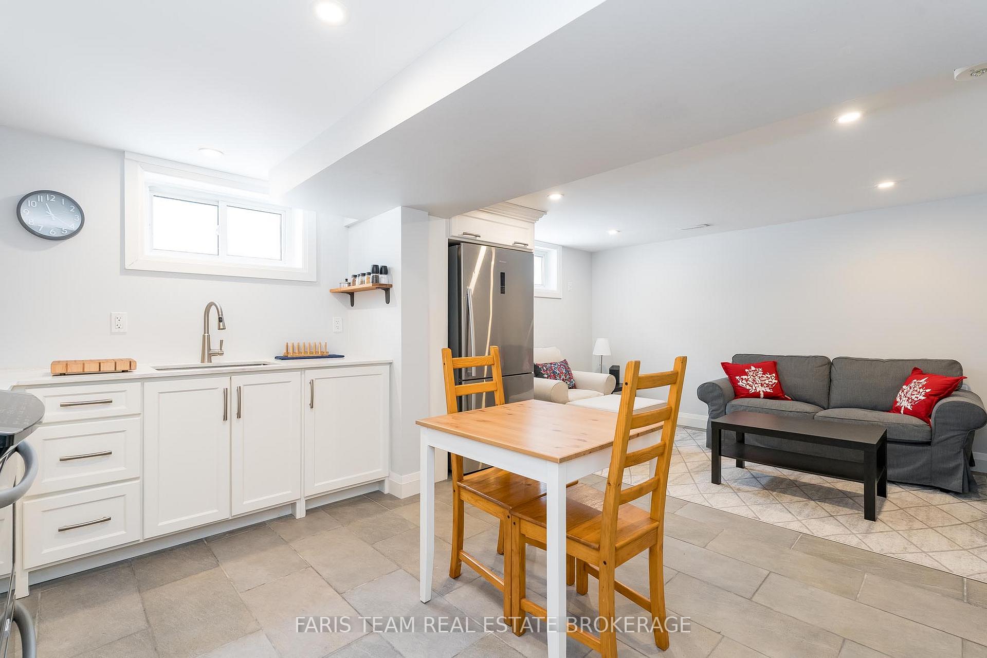 Photo 13 of 135 Gunn Street, Barrie, Wellington — HOMEH