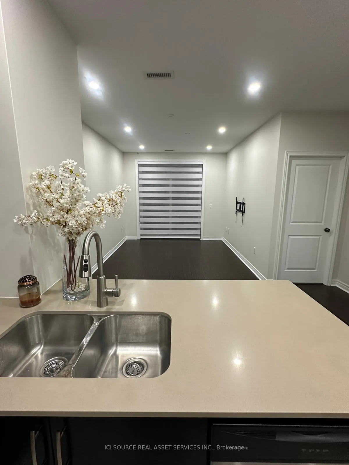 Front of Unit 112, 7325 Markham Road