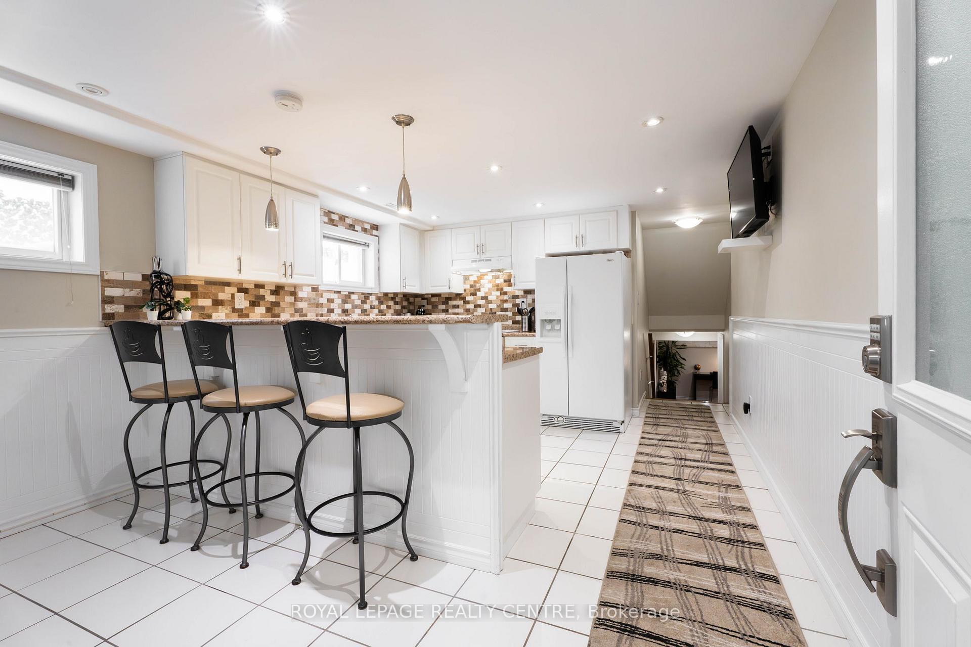 Photo 15 of 110 Simmons Boulevard, Brampton, Madoc — HOMEH