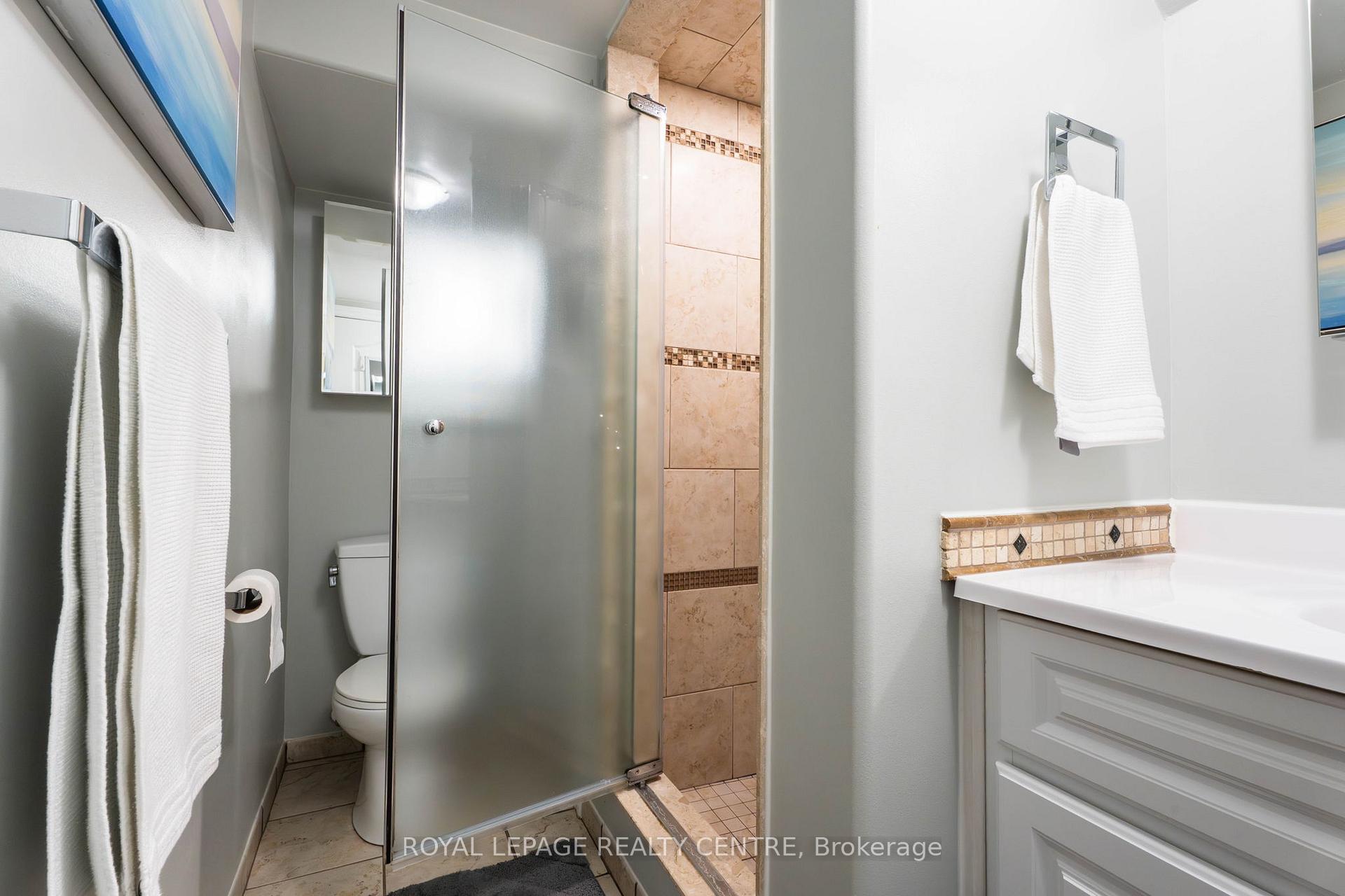 Photo 12 of 110 Simmons Boulevard, Brampton, Madoc — HOMEH
