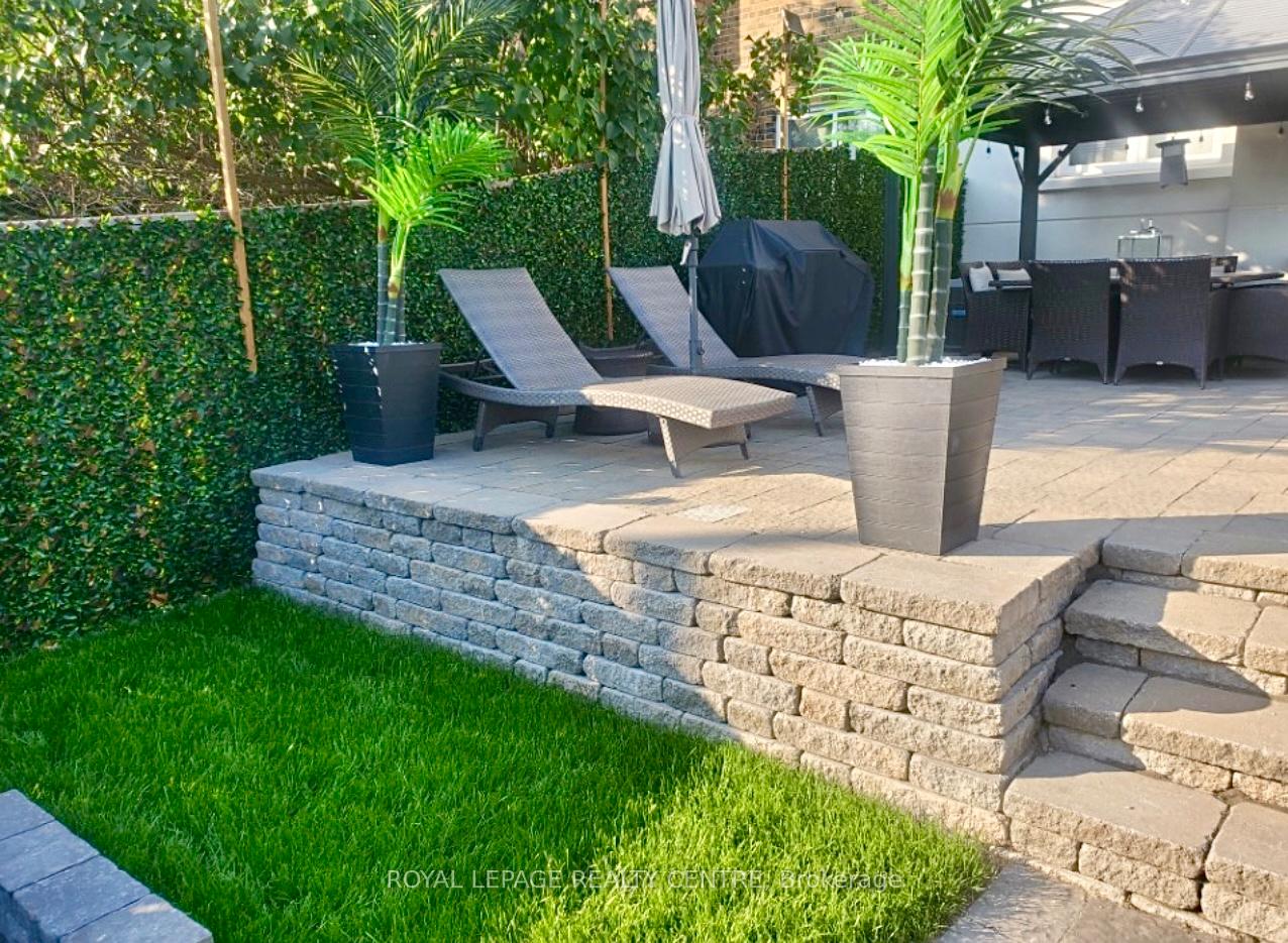 Photo 35 of 110 Simmons Boulevard, Brampton, Madoc — HOMEH
