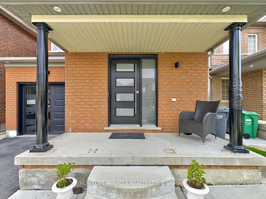 Photo 1 of 21 Tideland Drive, Brampton, Fletcher's Meadow — HOMEH